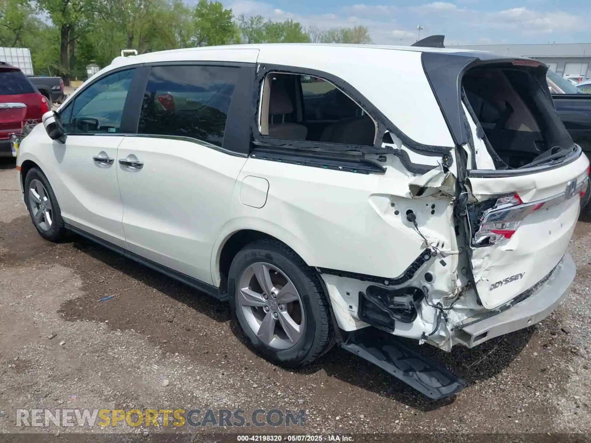 3 Фотография поврежденного автомобиля 5FNRL6H71KB081808 HONDA ODYSSEY 2019