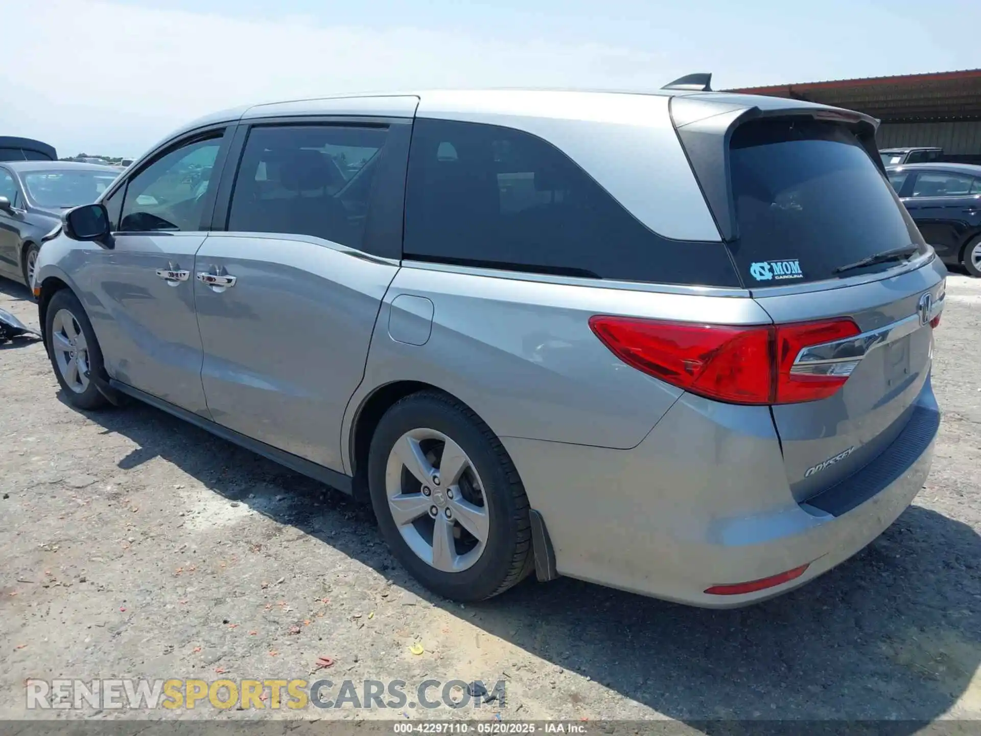 3 Photograph of a damaged car 5FNRL6H72KB083499 HONDA ODYSSEY 2019