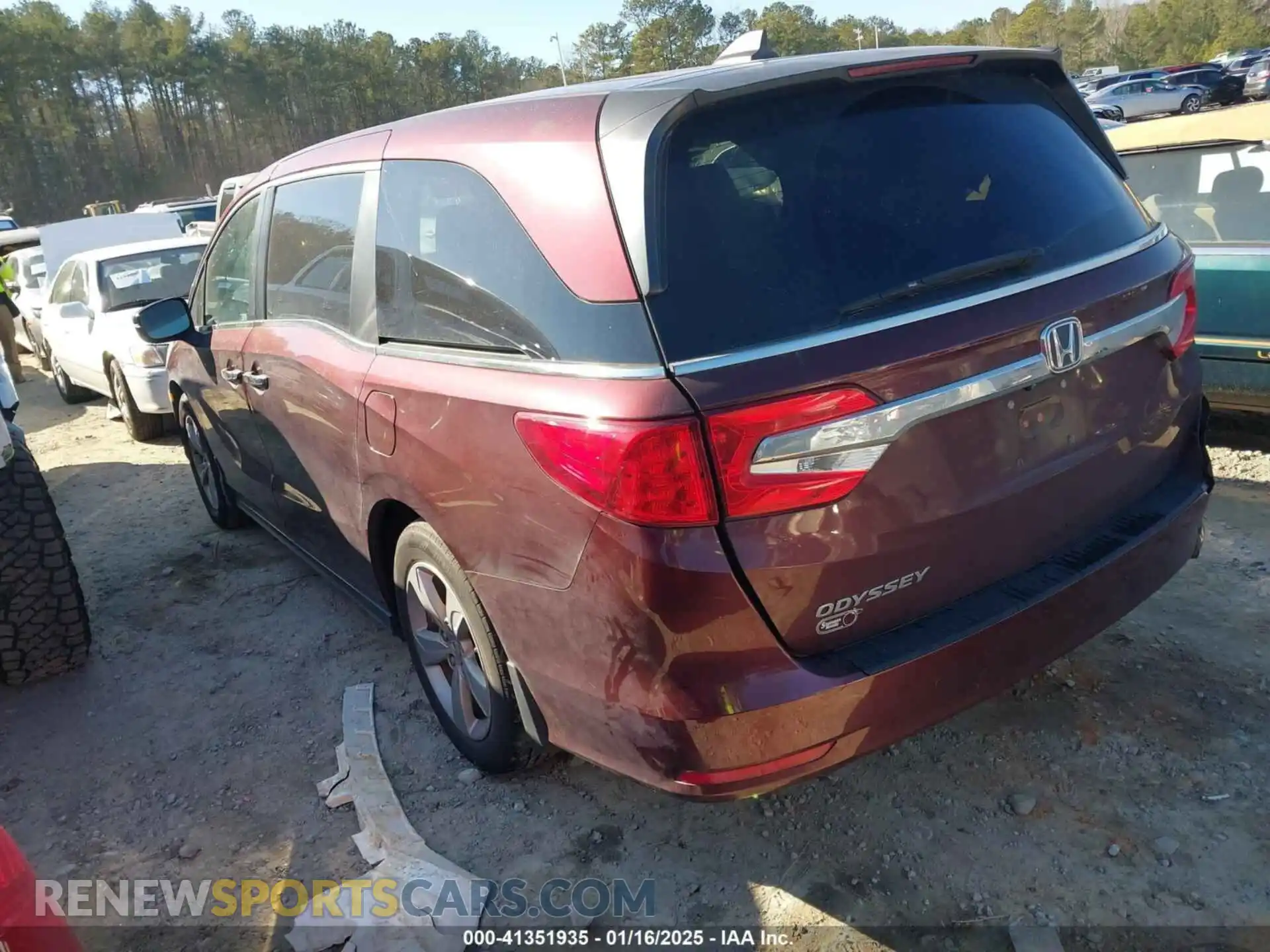 3 Photograph of a damaged car 5FNRL6H72KB125282 HONDA ODYSSEY 2019