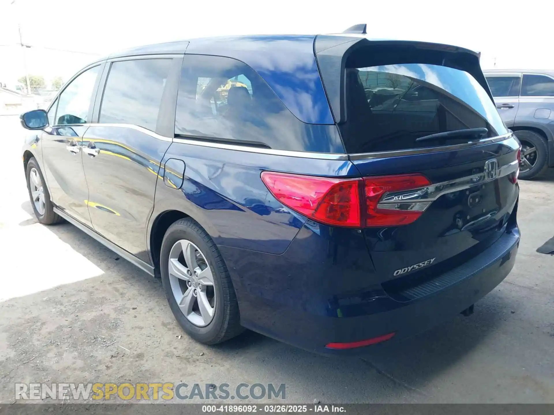 3 Photograph of a damaged car 5FNRL6H74KB134419 HONDA ODYSSEY 2019