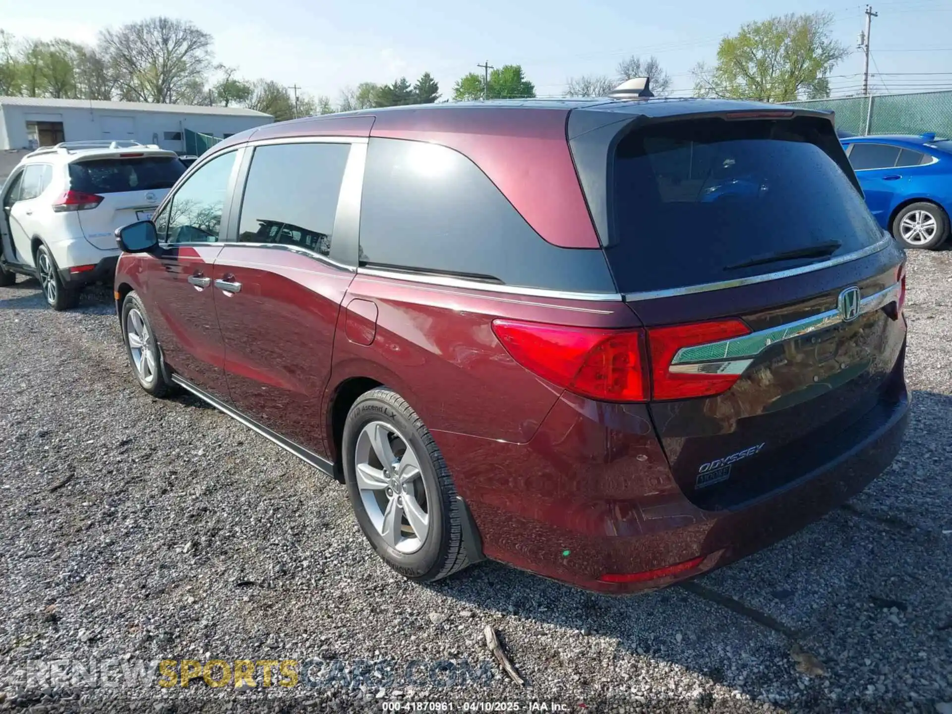 3 Photograph of a damaged car 5FNRL6H75KB116656 HONDA ODYSSEY 2019