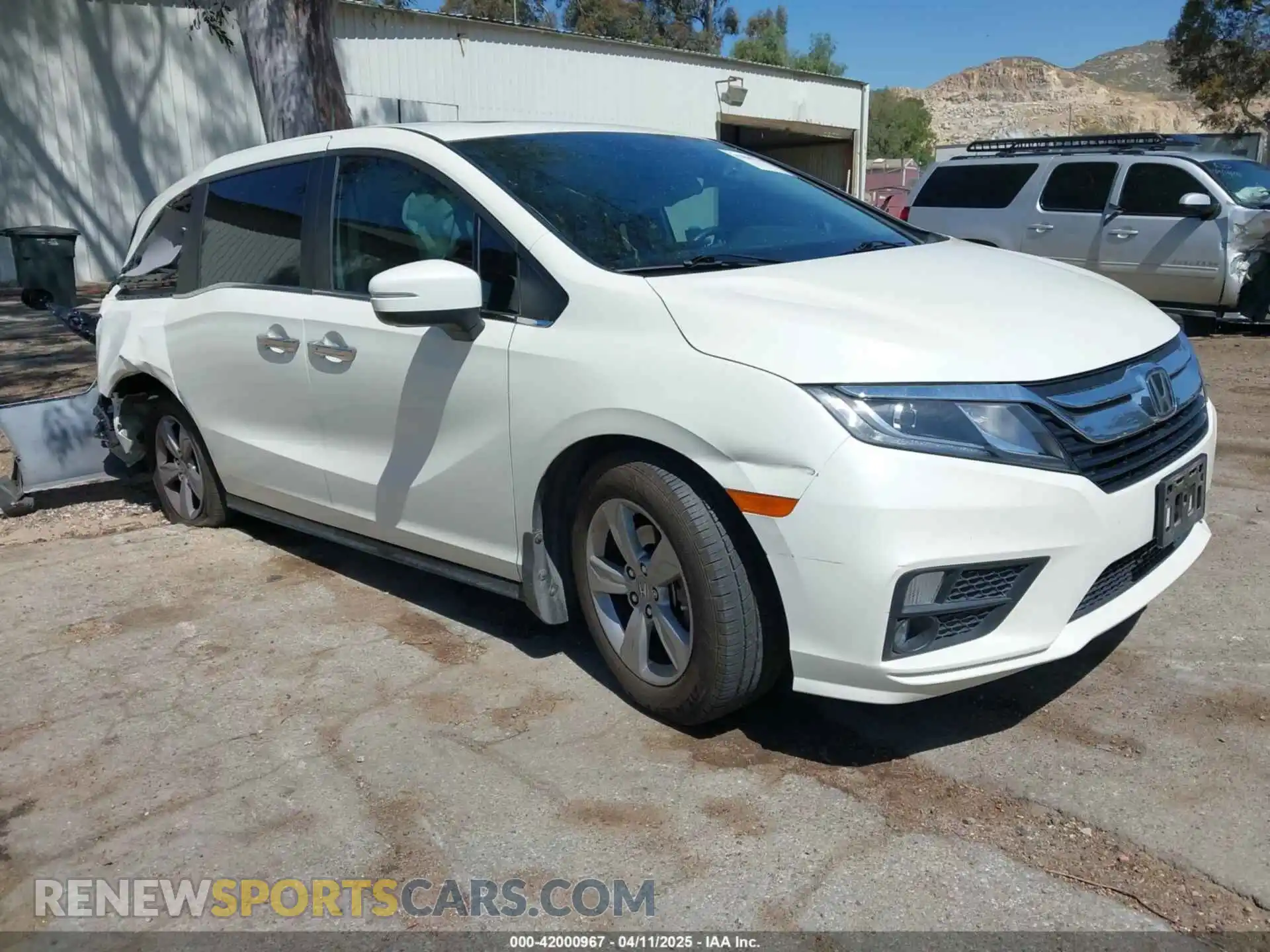 1 Photograph of a damaged car 5FNRL6H76KB066365 HONDA ODYSSEY 2019