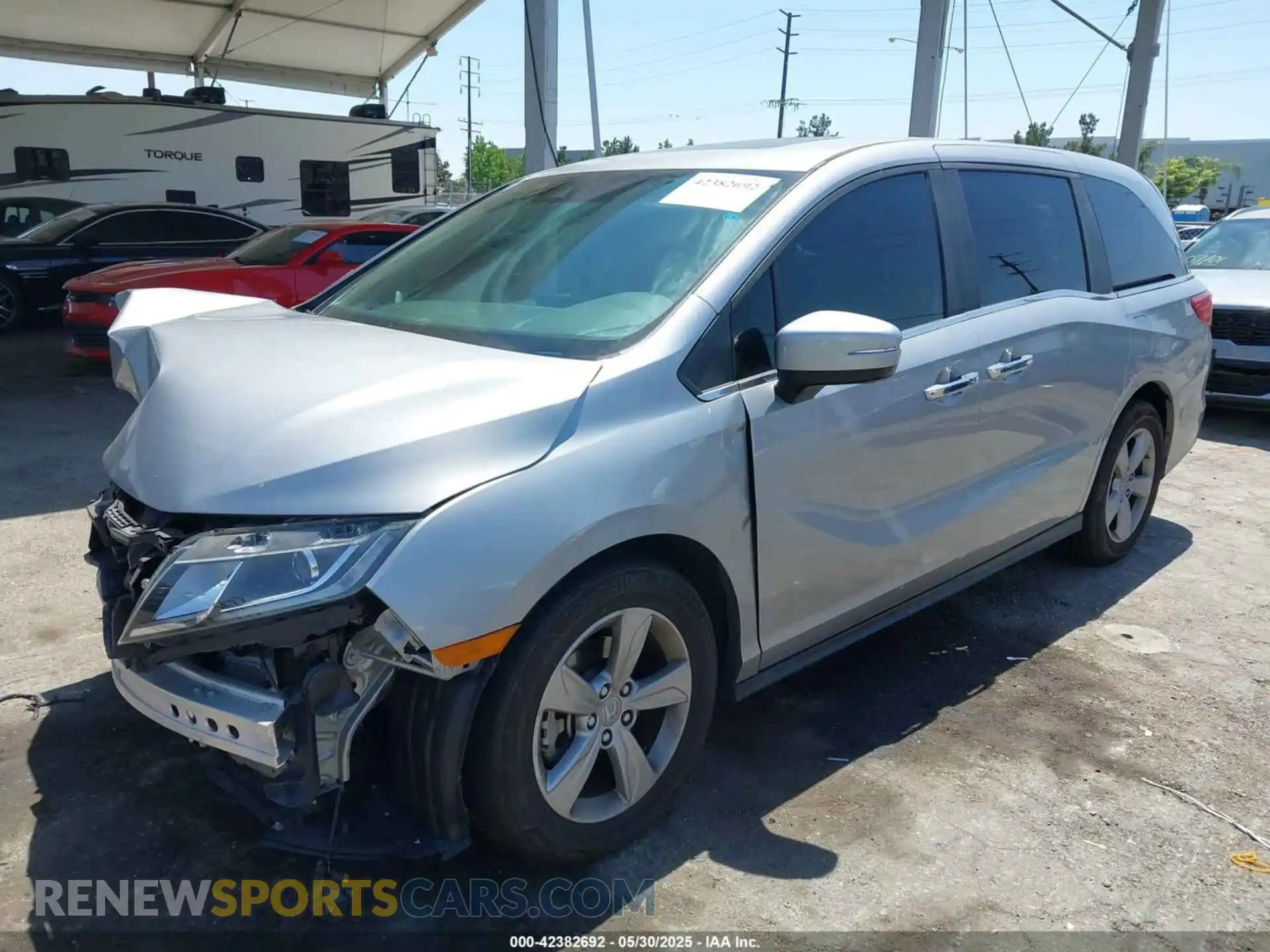 2 fotografías del automóvil dañado 5FNRL6H77KB071719 HONDA ODYSSEY 2019