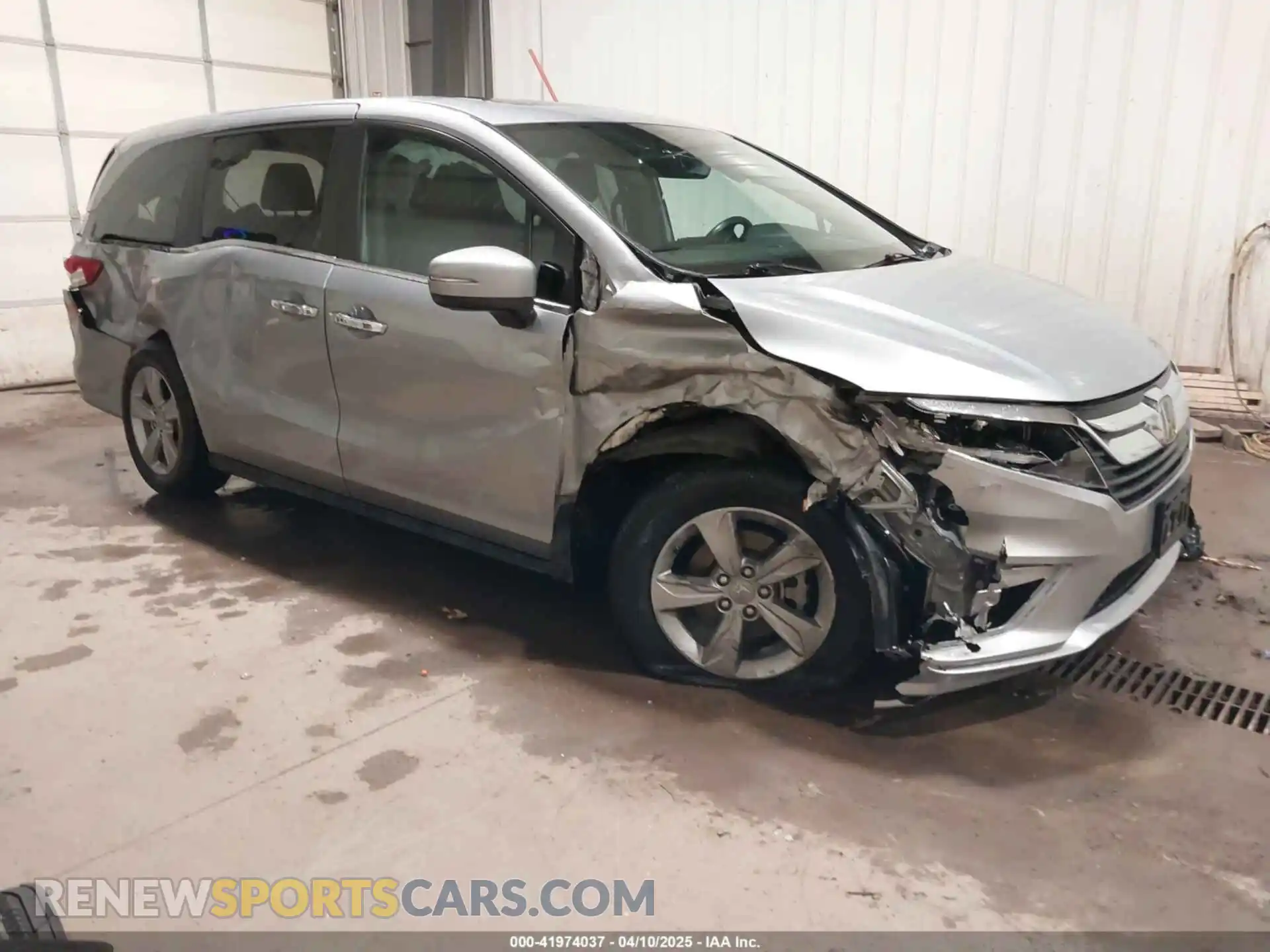 1 Photograph of a damaged car 5FNRL6H77KB123527 HONDA ODYSSEY 2019