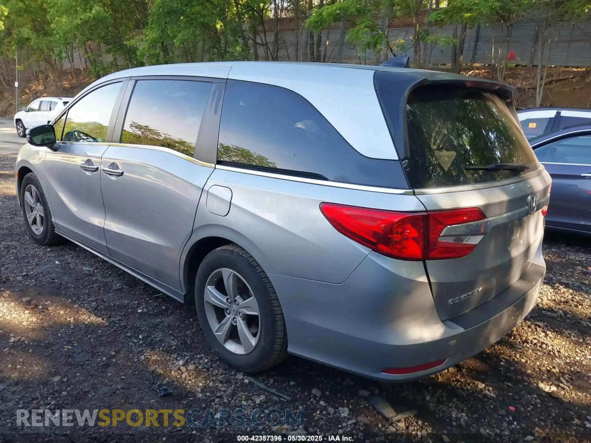 3 Photograph of a damaged car 5FNRL6H78KB112584 HONDA ODYSSEY 2019