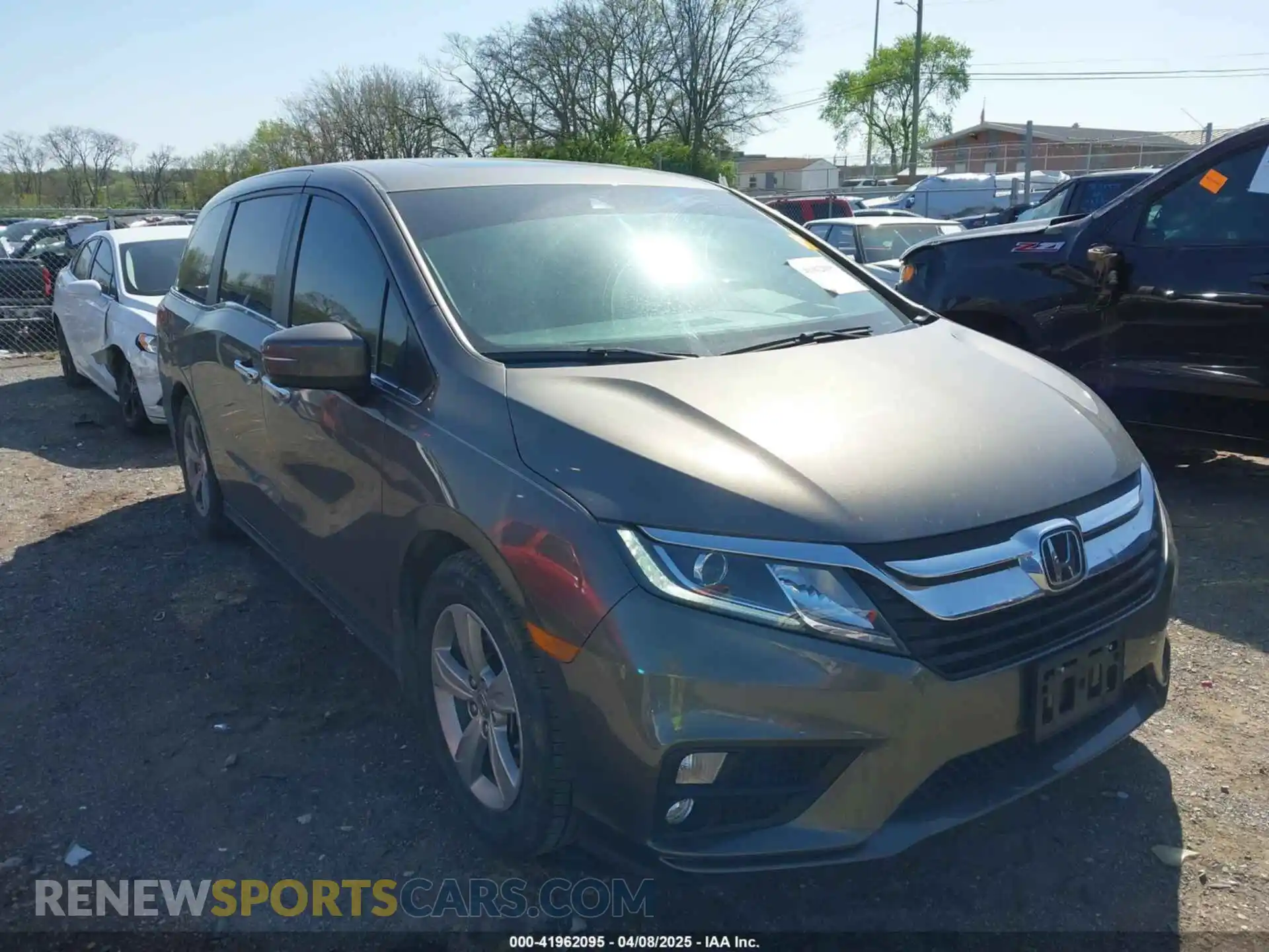 1 Photograph of a damaged car 5FNRL6H78KB115260 HONDA ODYSSEY 2019