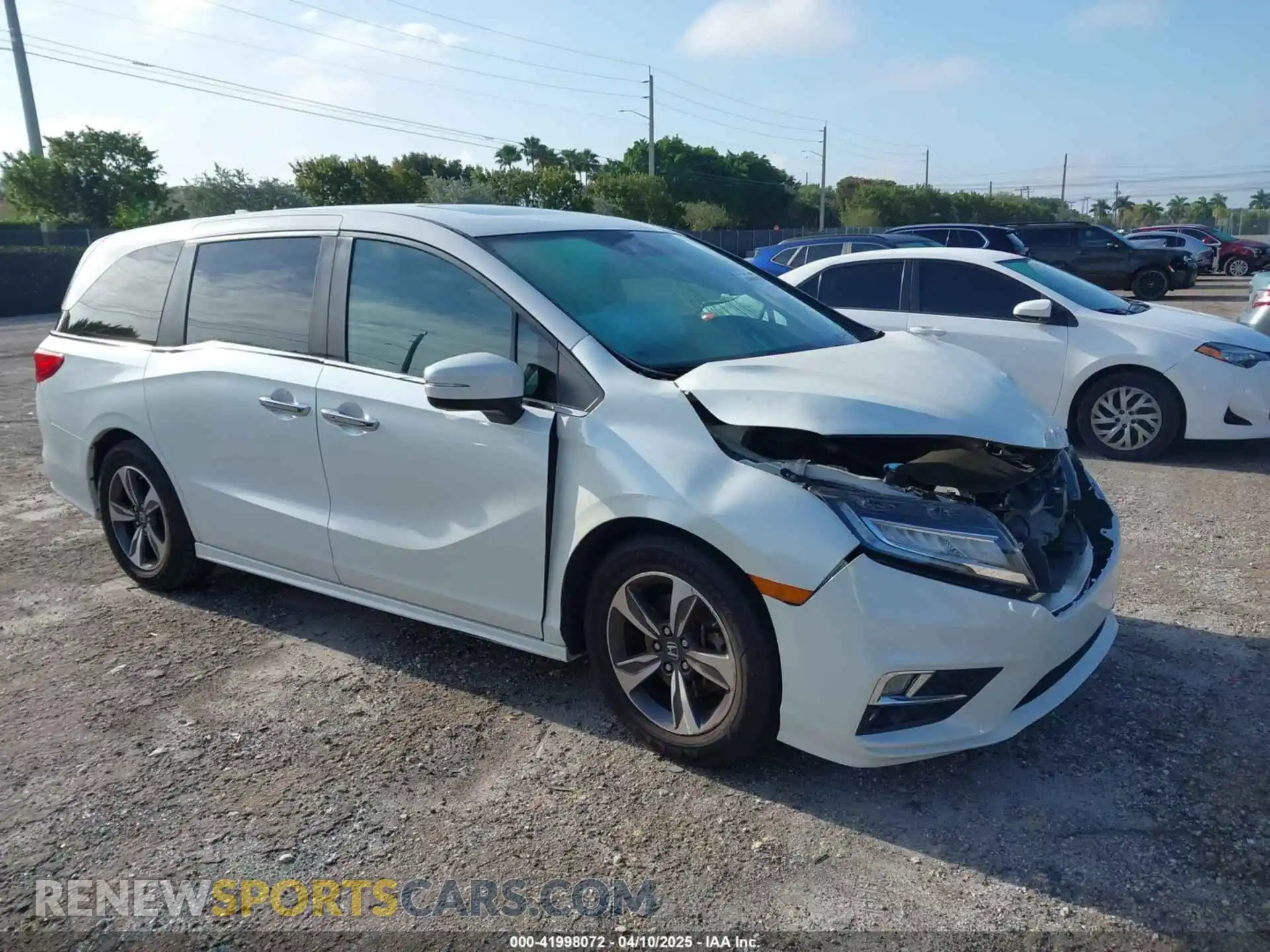 1 Photograph of a damaged car 5FNRL6H81KB068064 HONDA ODYSSEY 2019