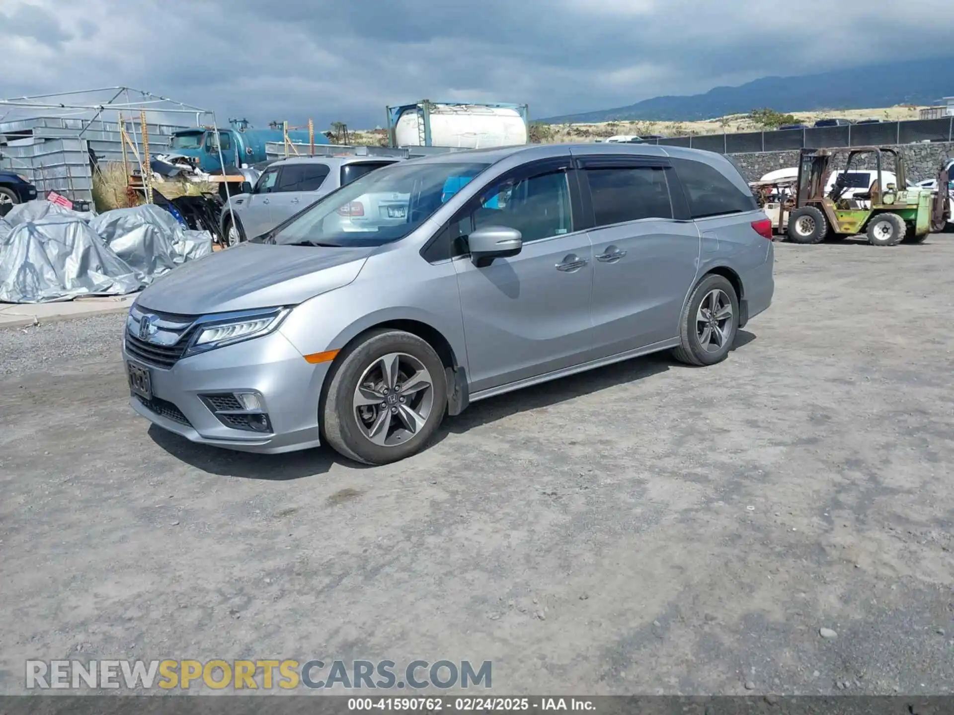 2 Photograph of a damaged car 5FNRL6H81KB070459 HONDA ODYSSEY 2019