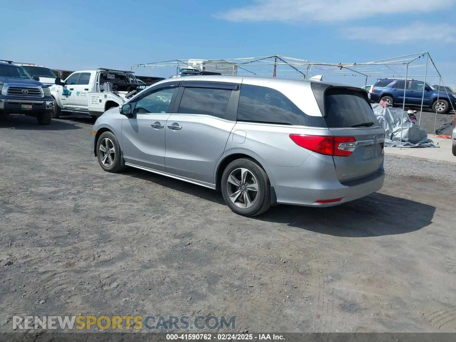 3 Photograph of a damaged car 5FNRL6H81KB070459 HONDA ODYSSEY 2019