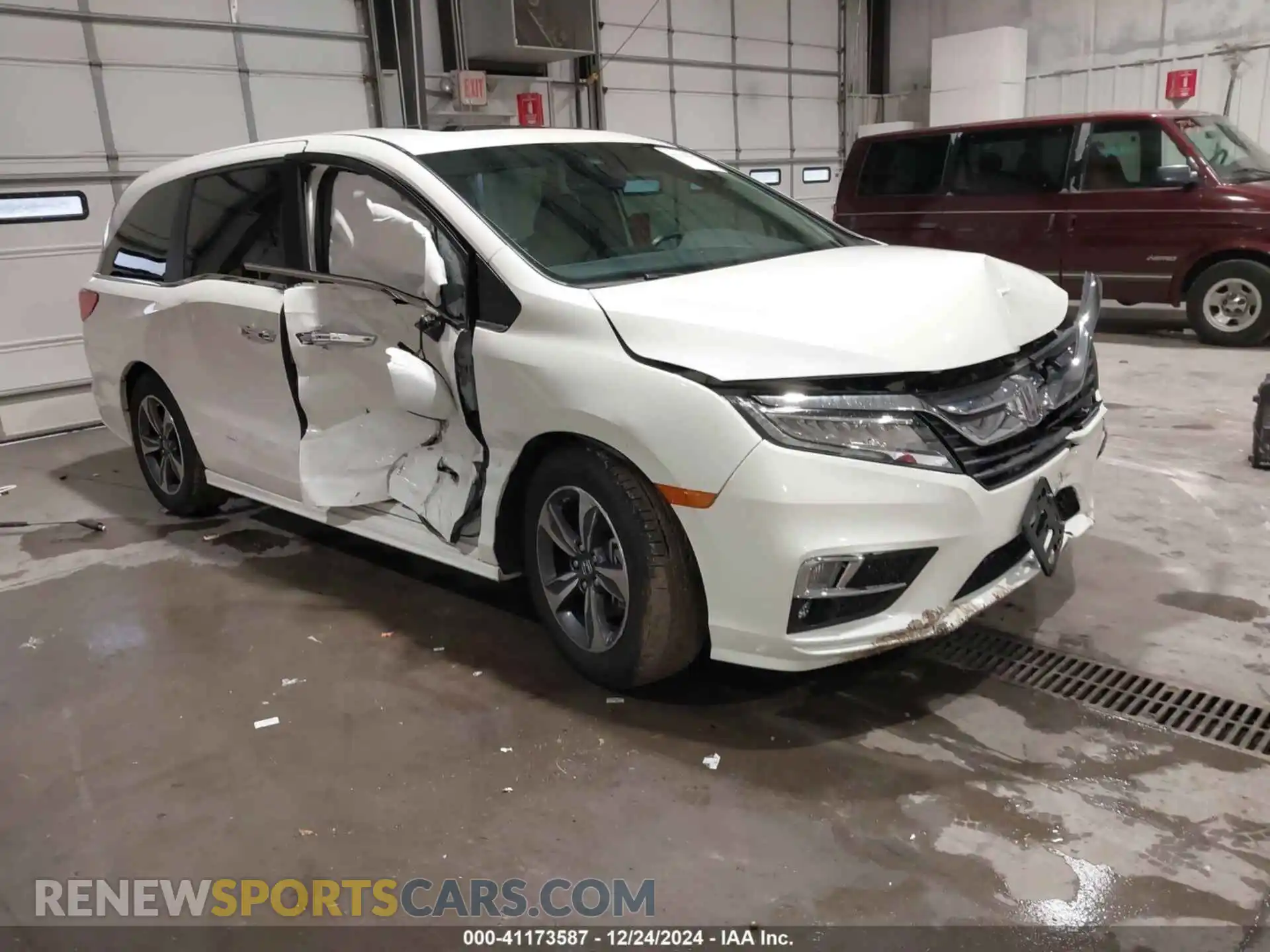 1 Photograph of a damaged car 5FNRL6H83KB051363 HONDA ODYSSEY 2019