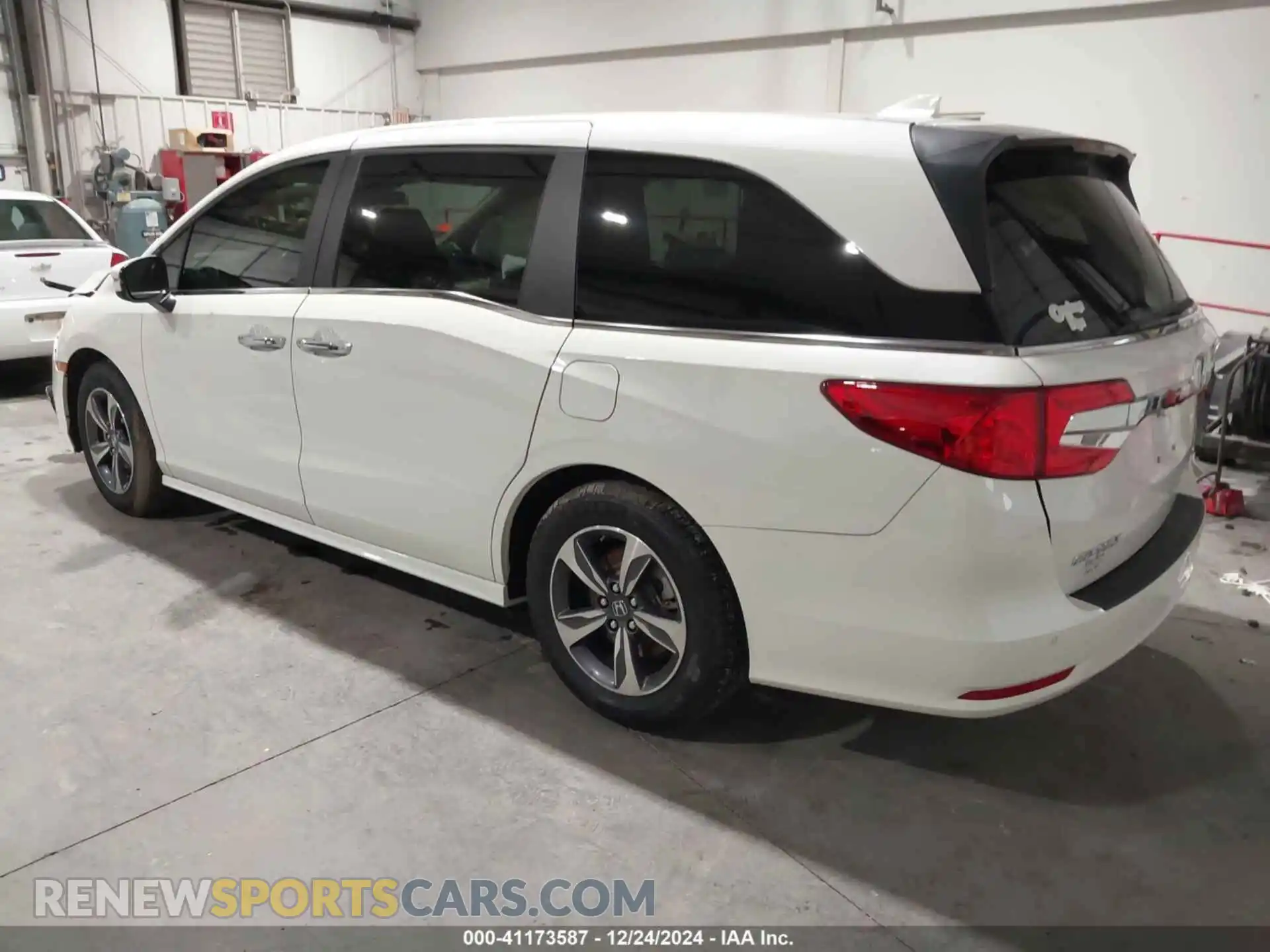 3 Photograph of a damaged car 5FNRL6H83KB051363 HONDA ODYSSEY 2019