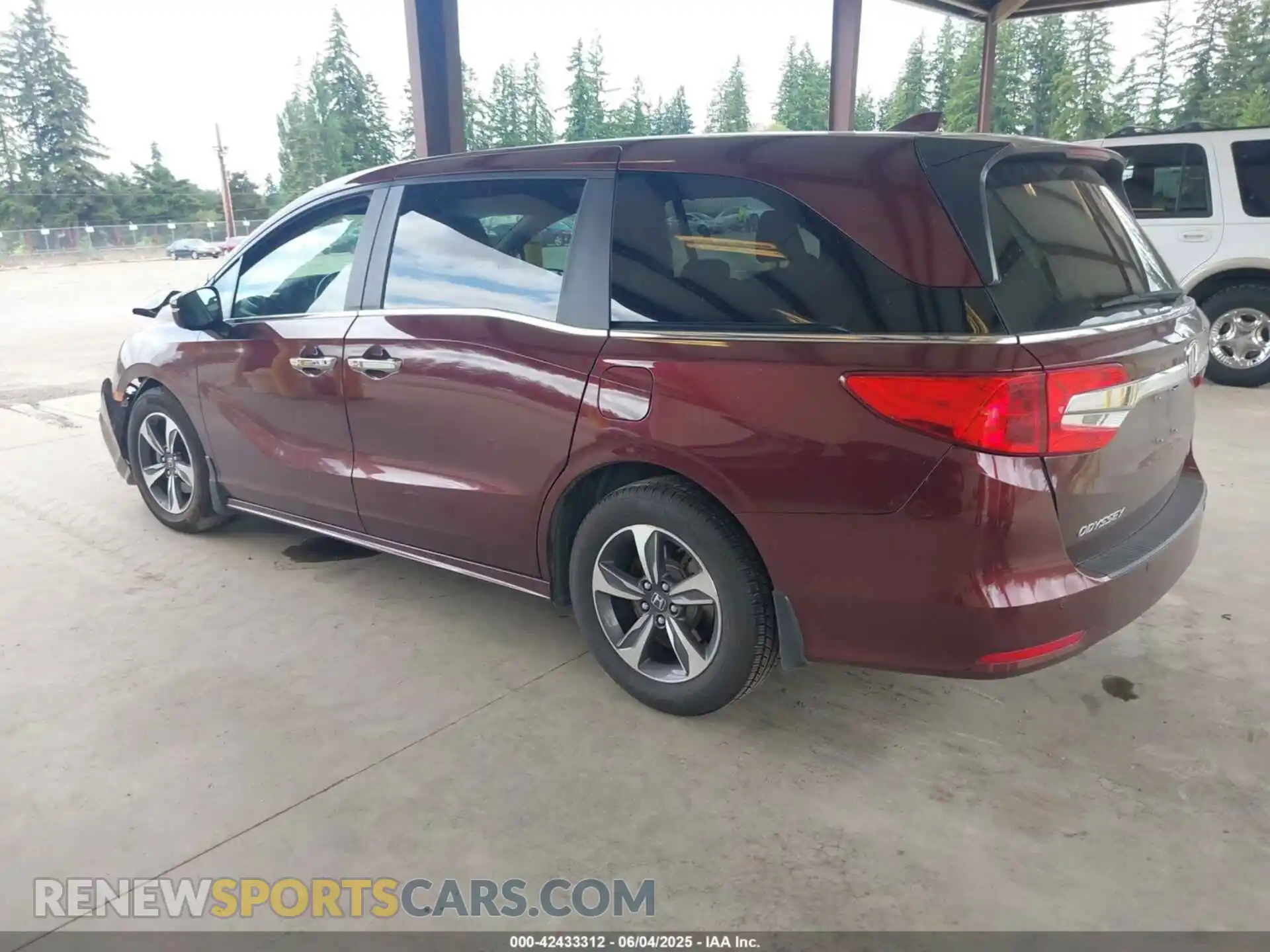 3 Photograph of a damaged car 5FNRL6H88KB030847 HONDA ODYSSEY 2019