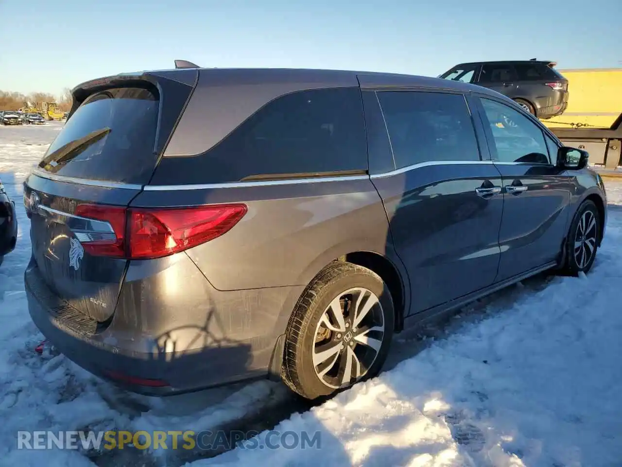3 Photograph of a damaged car 5FNRL6H93KB114051 HONDA ODYSSEY 2019