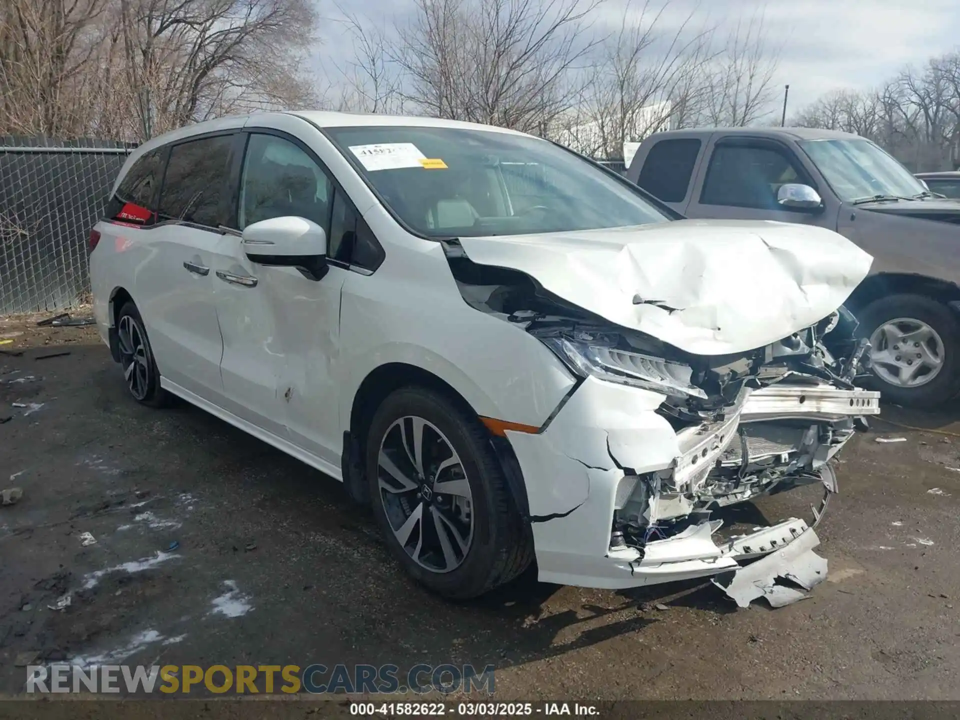 1 Photograph of a damaged car 5FNRL6H93KB117922 HONDA ODYSSEY 2019