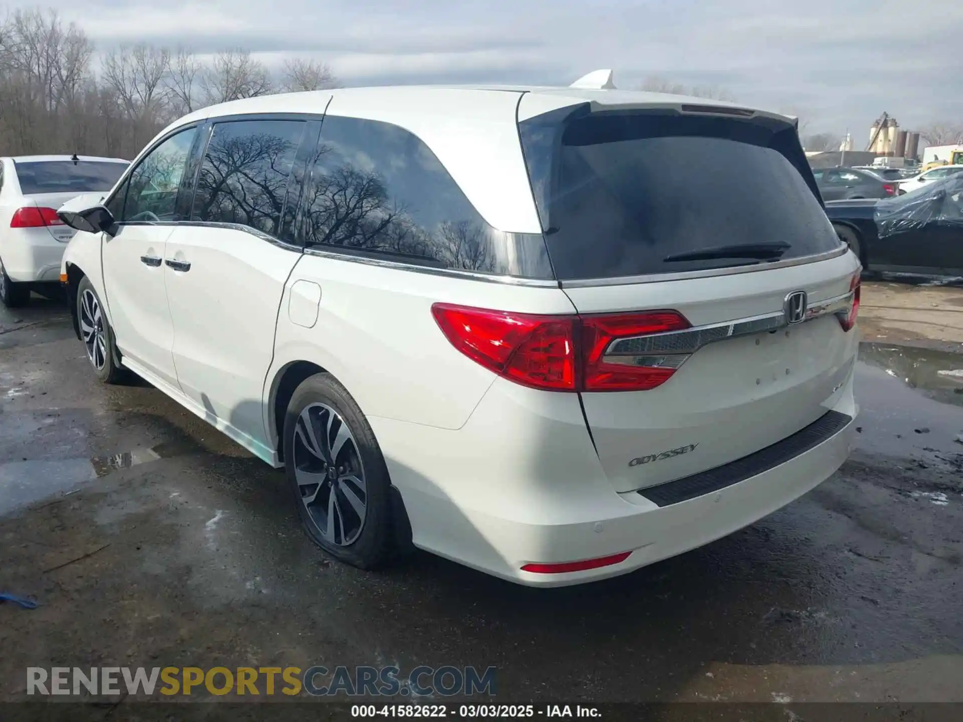 3 Photograph of a damaged car 5FNRL6H93KB117922 HONDA ODYSSEY 2019