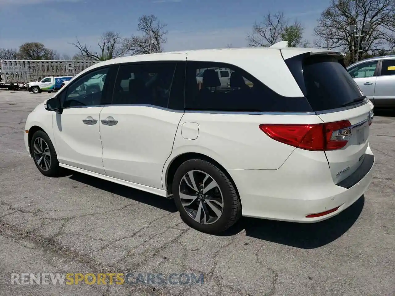 2 Photograph of a damaged car 5FNRL6H94KB067337 HONDA ODYSSEY 2019