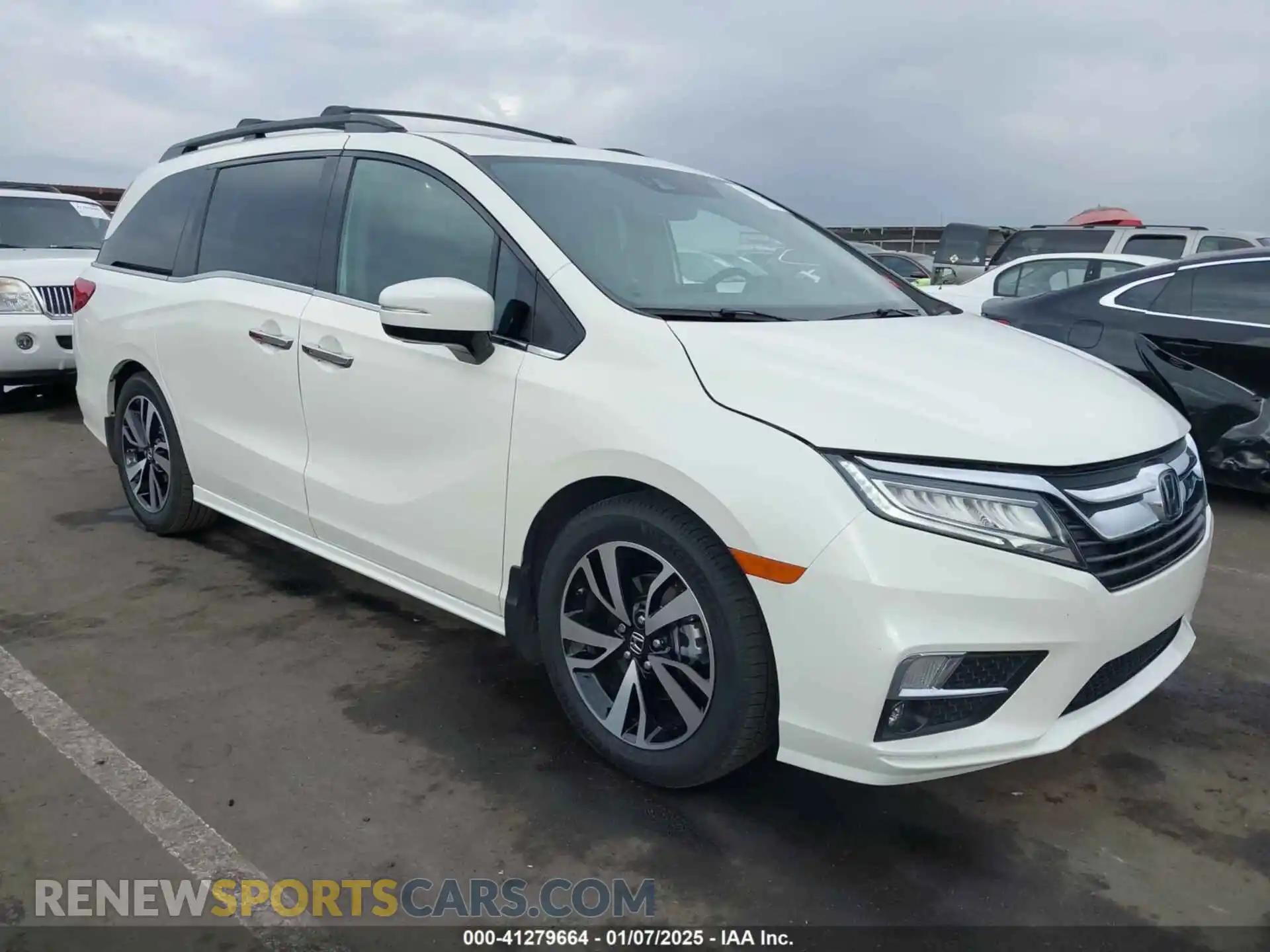 1 Photograph of a damaged car 5FNRL6H94KB107061 HONDA ODYSSEY 2019