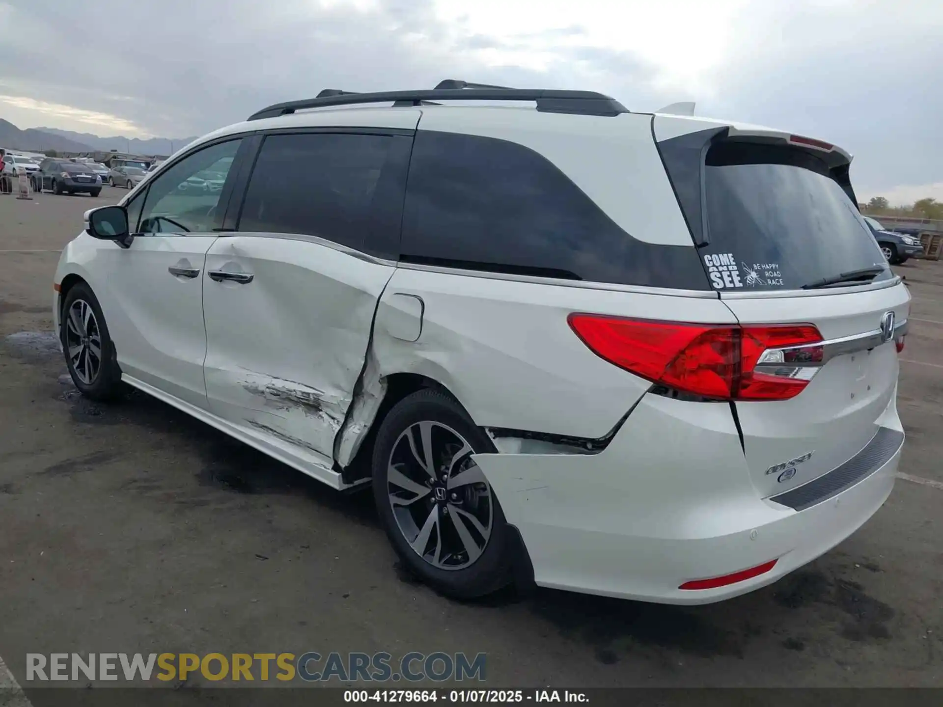 3 Photograph of a damaged car 5FNRL6H94KB107061 HONDA ODYSSEY 2019