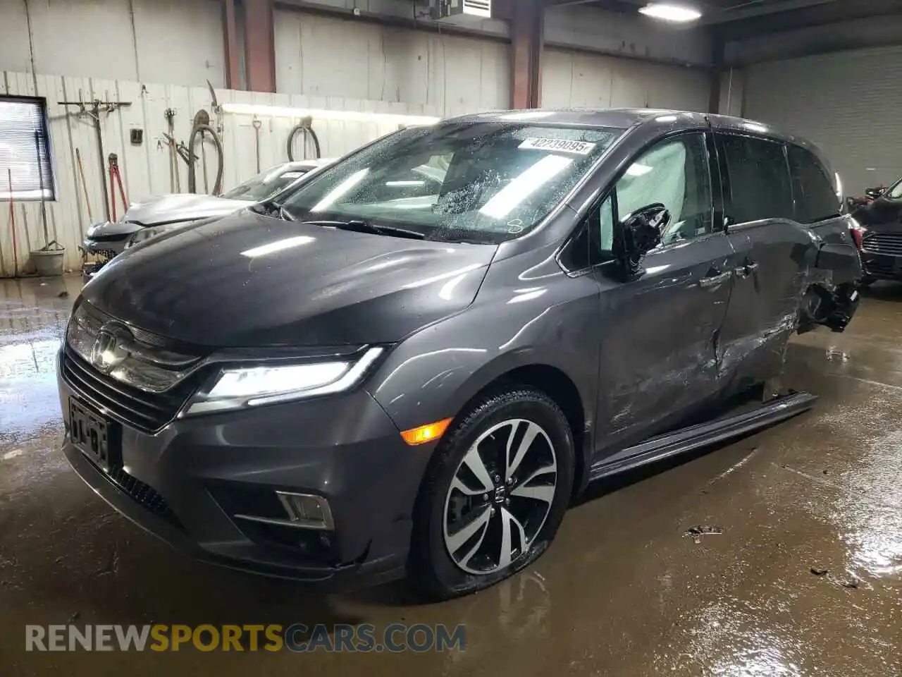 1 Photograph of a damaged car 5FNRL6H94KB107951 HONDA ODYSSEY 2019