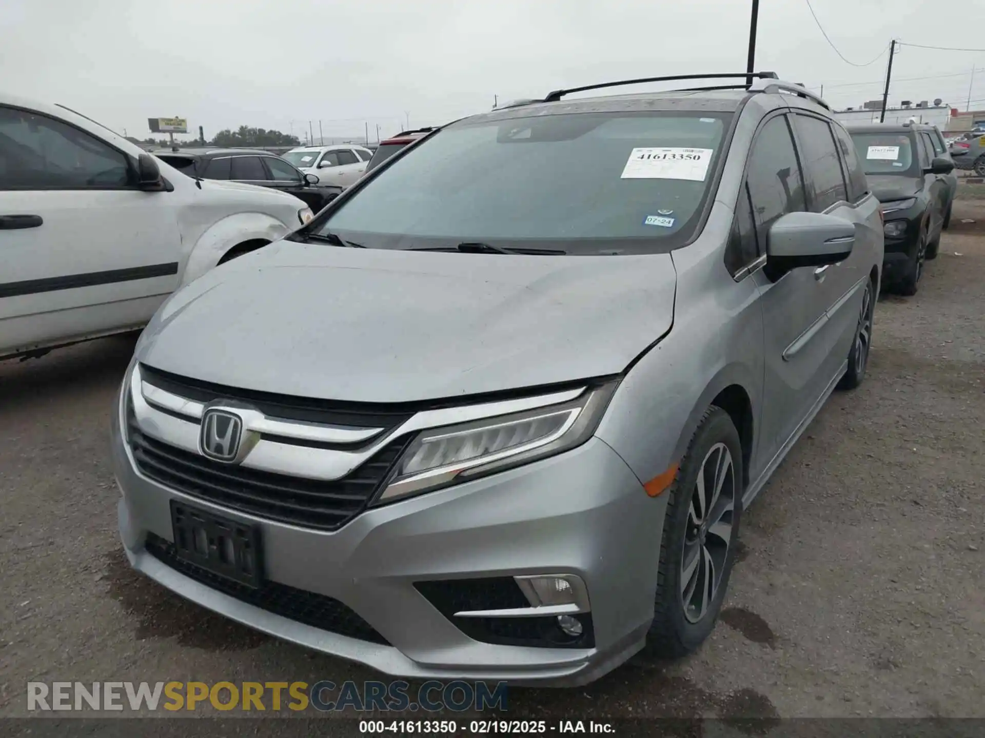 2 Photograph of a damaged car 5FNRL6H94KB109442 HONDA ODYSSEY 2019