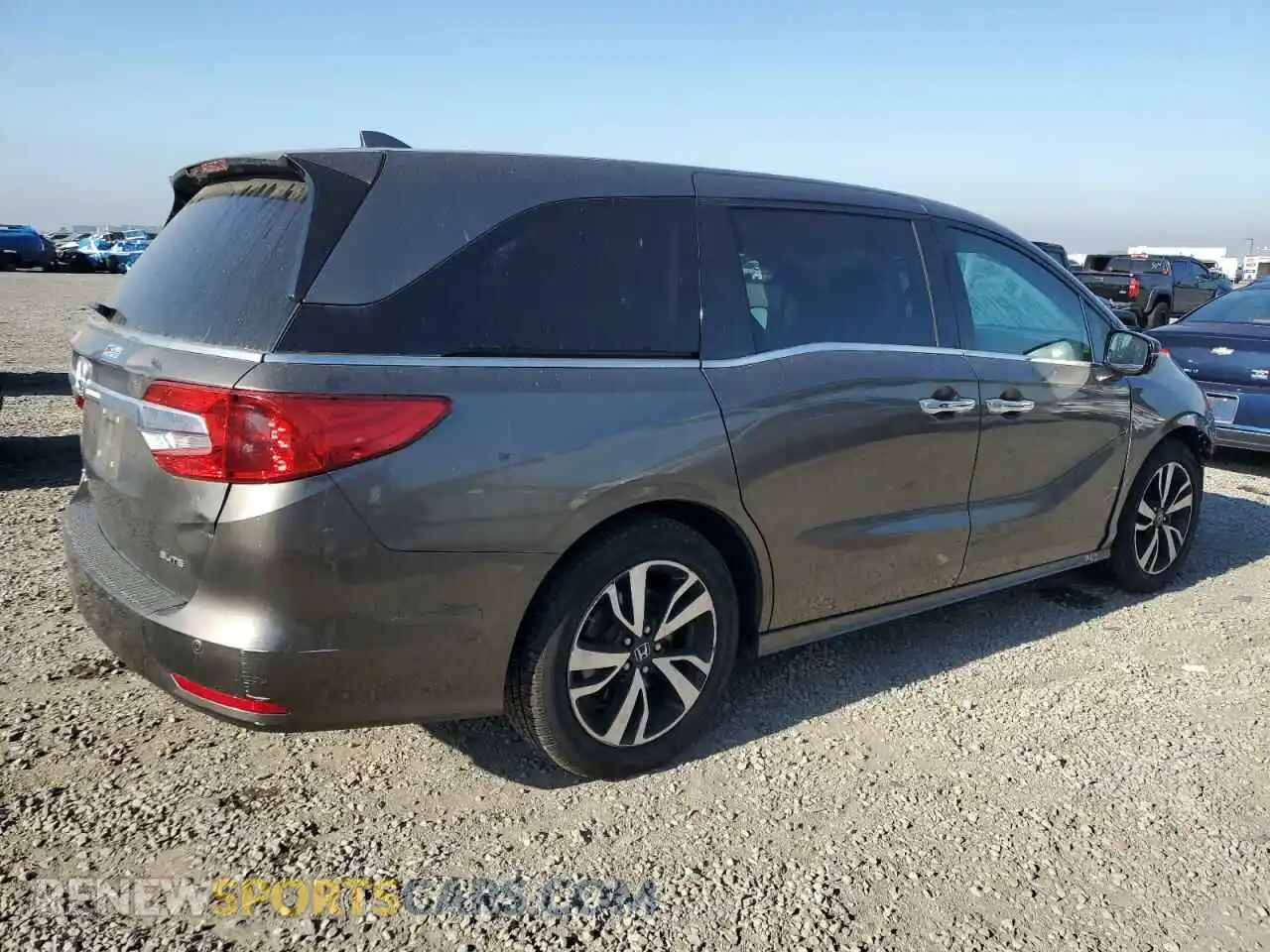 3 Photograph of a damaged car 5FNRL6H96KB023310 HONDA ODYSSEY 2019