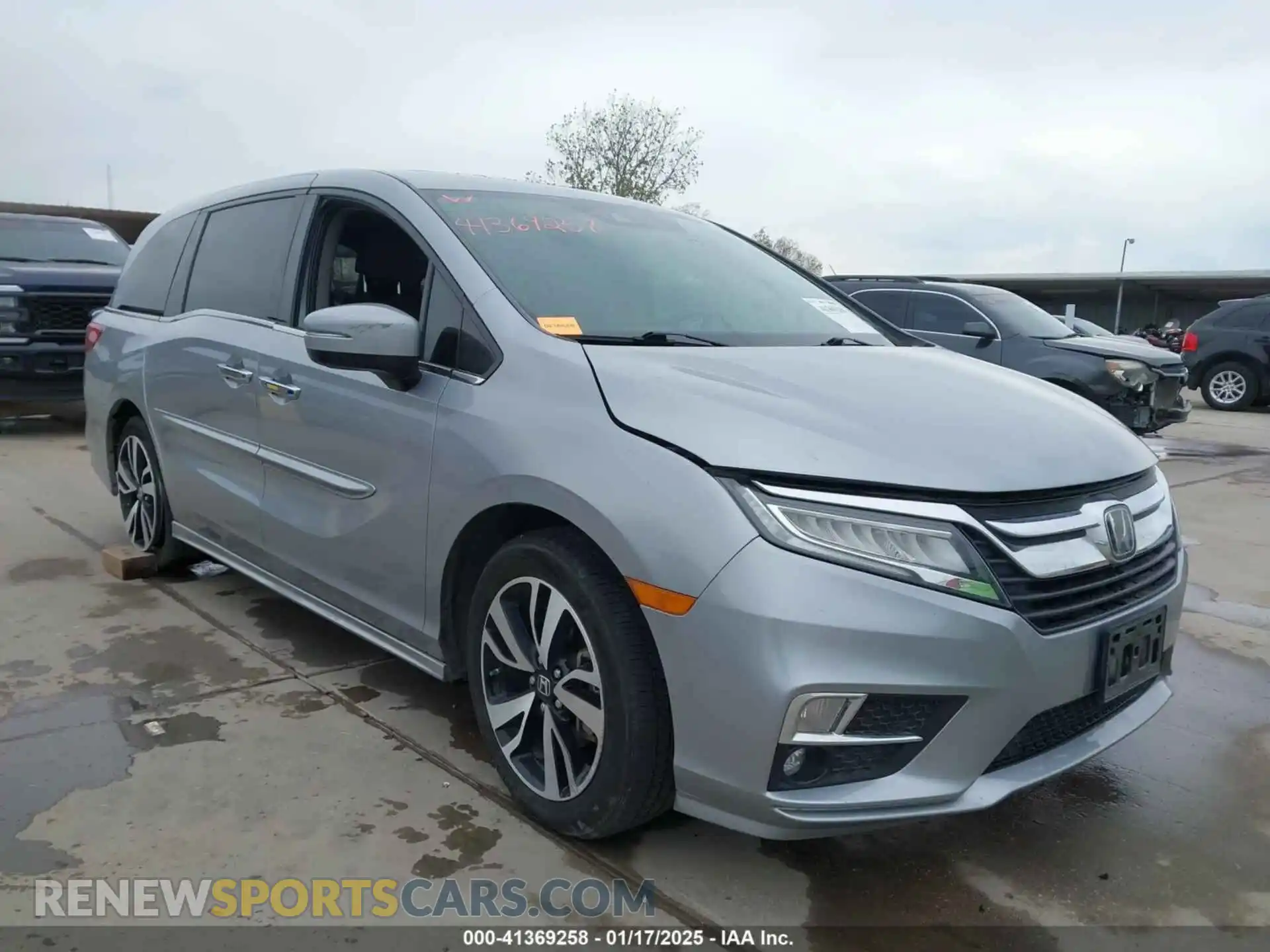 1 Photograph of a damaged car 5FNRL6H9XKB013167 HONDA ODYSSEY 2019