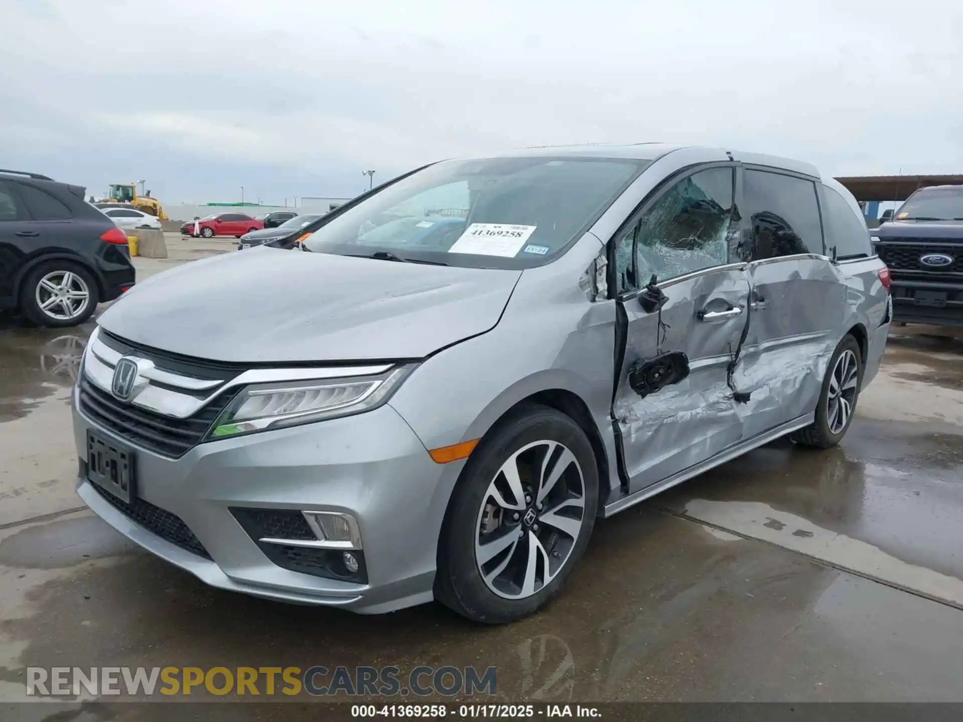 2 Photograph of a damaged car 5FNRL6H9XKB013167 HONDA ODYSSEY 2019