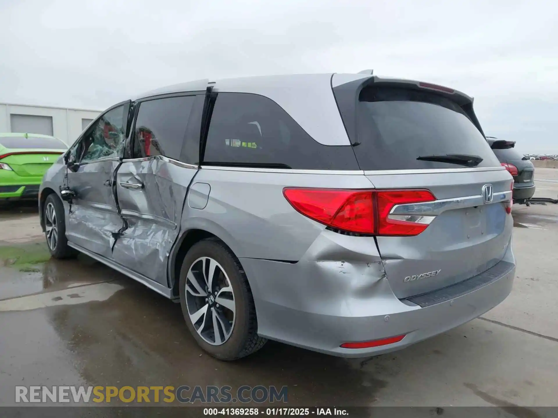 3 Photograph of a damaged car 5FNRL6H9XKB013167 HONDA ODYSSEY 2019