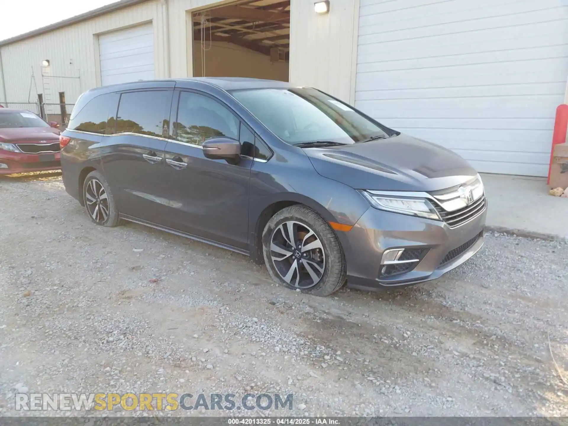 1 Photograph of a damaged car 5FNRL6H9XKB078665 HONDA ODYSSEY 2019