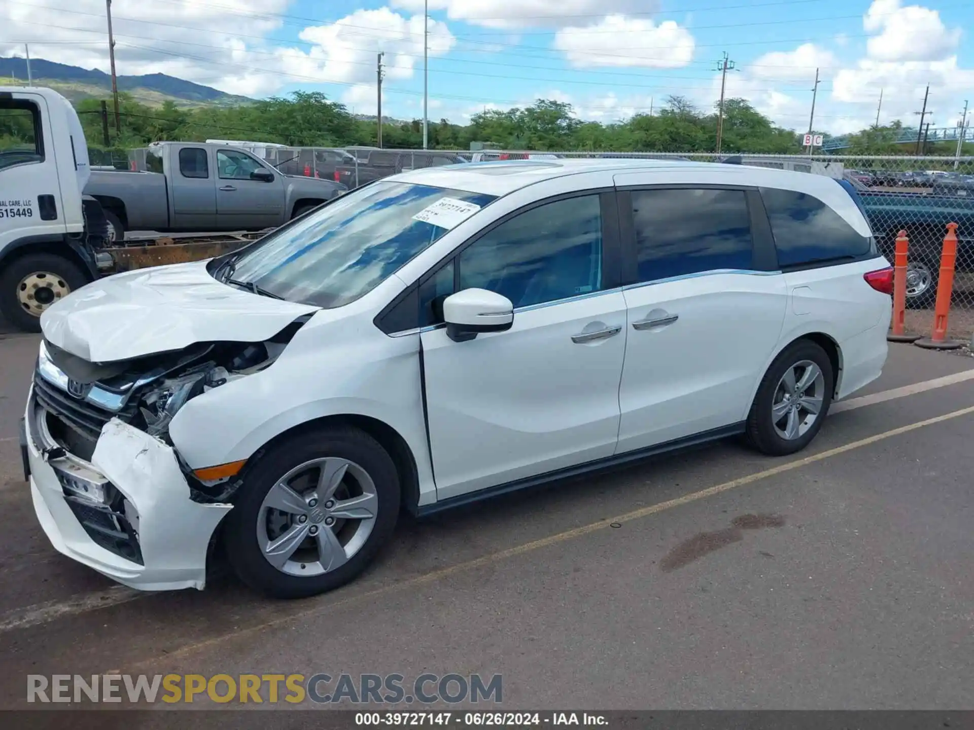2 Photograph of a damaged car 5FNRL6H72LB015771 HONDA ODYSSEY 2020