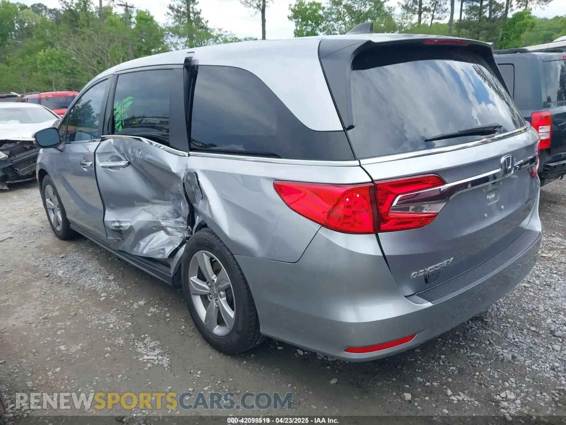 3 Photograph of a damaged car 5FNRL6H72LB019531 HONDA ODYSSEY 2020