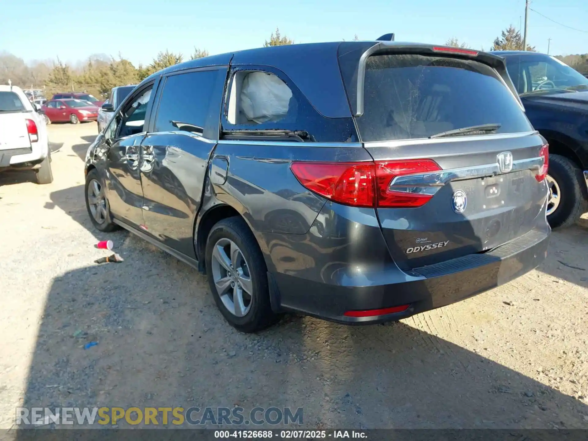 3 Photograph of a damaged car 5FNRL6H73LB021109 HONDA ODYSSEY 2020