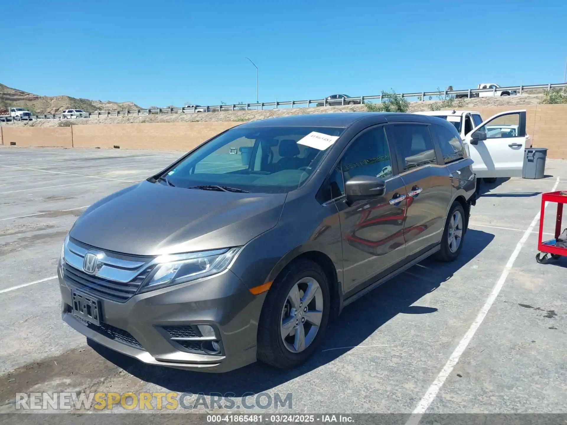 2 fotografías del automóvil dañado 5FNRL6H74LB012015 HONDA ODYSSEY 2020