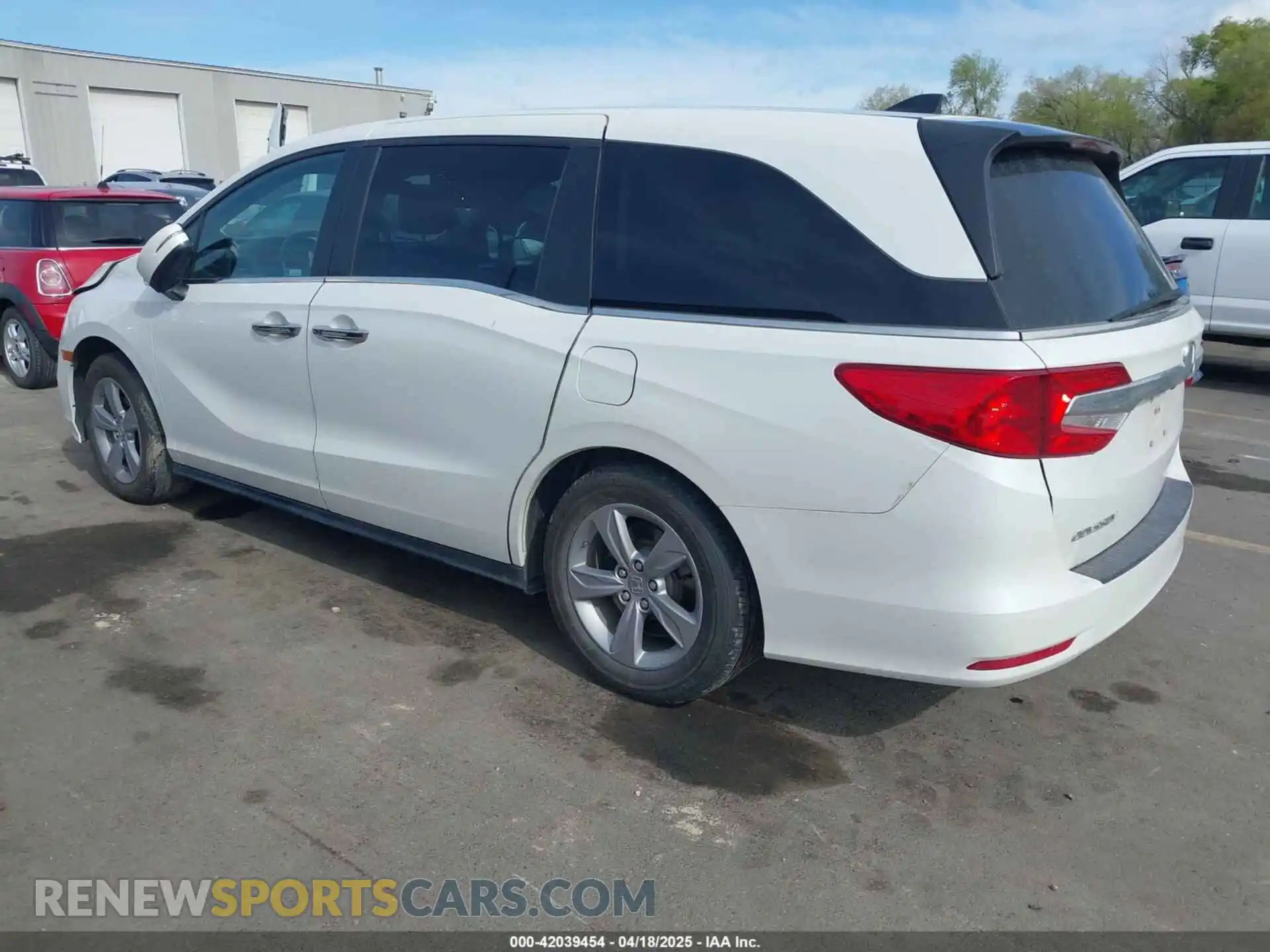 3 Photograph of a damaged car 5FNRL6H76LB025333 HONDA ODYSSEY 2020