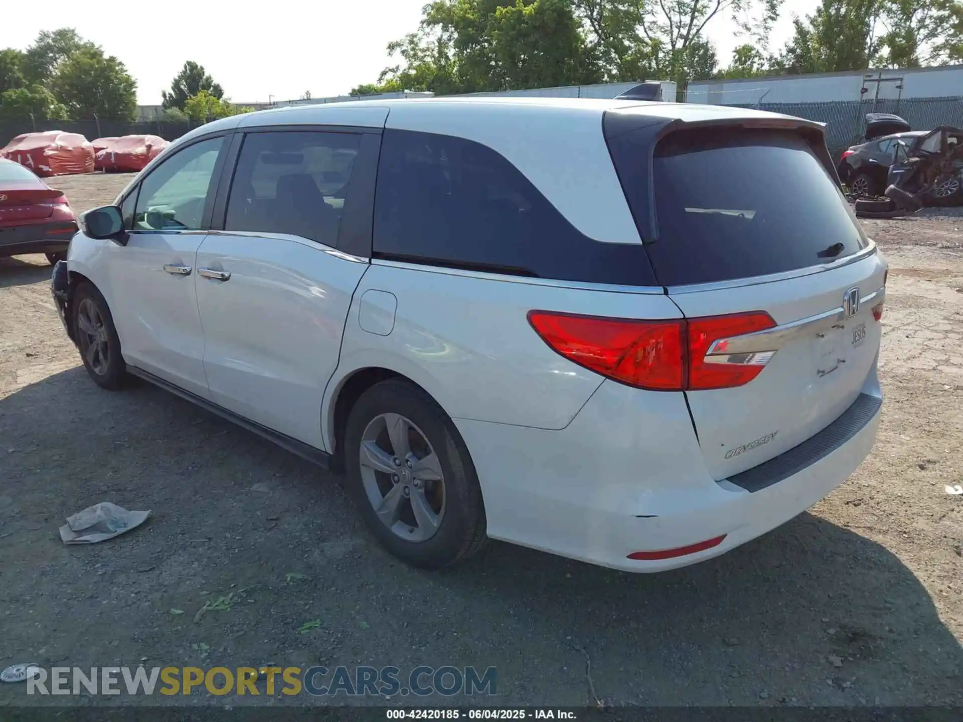 3 Photograph of a damaged car 5FNRL6H77LB022358 HONDA ODYSSEY 2020