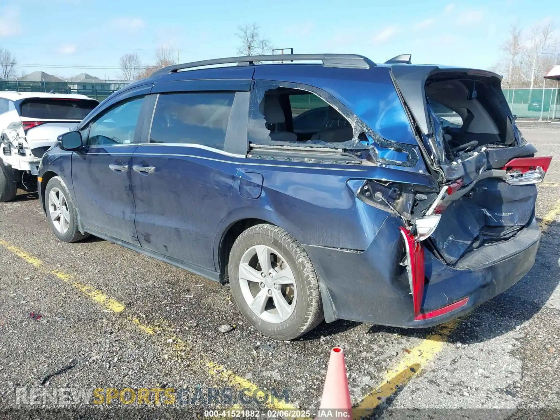 3 Photograph of a damaged car 5FNRL6H7XLB061414 HONDA ODYSSEY 2020