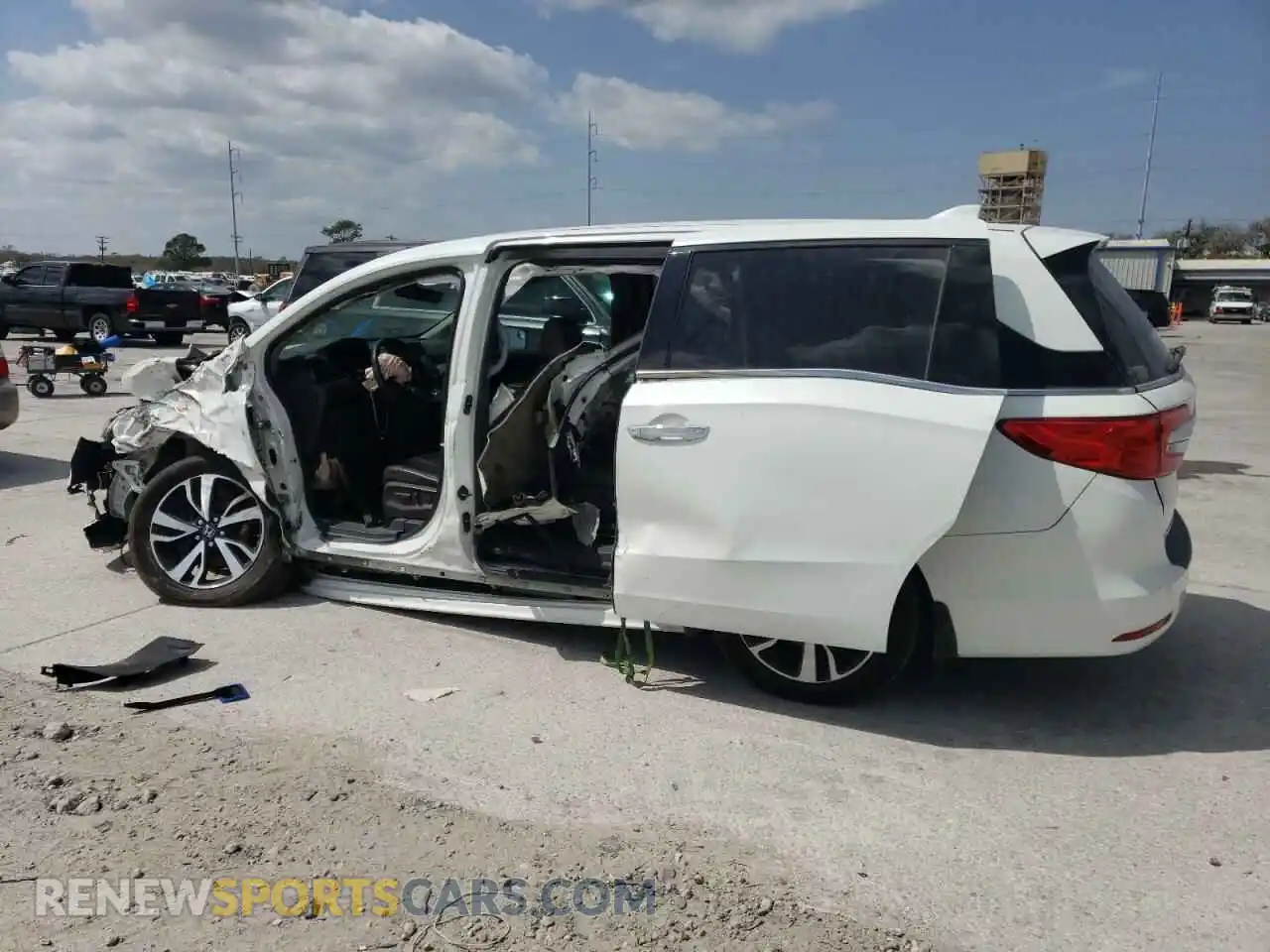 2 Photograph of a damaged car 5FNRL6H95LB012171 HONDA ODYSSEY 2020