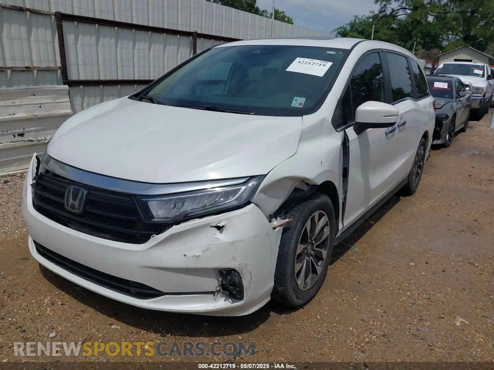2 Photograph of a damaged car 5FNRL6H70MB012952 HONDA ODYSSEY 2021