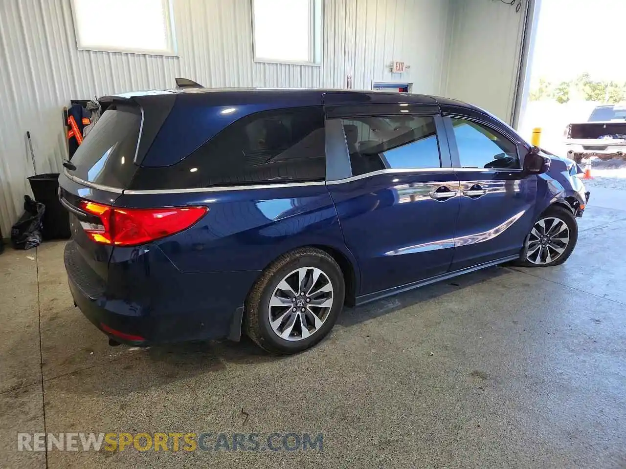 3 Photograph of a damaged car 5FNRL6H70MB042985 HONDA ODYSSEY 2021