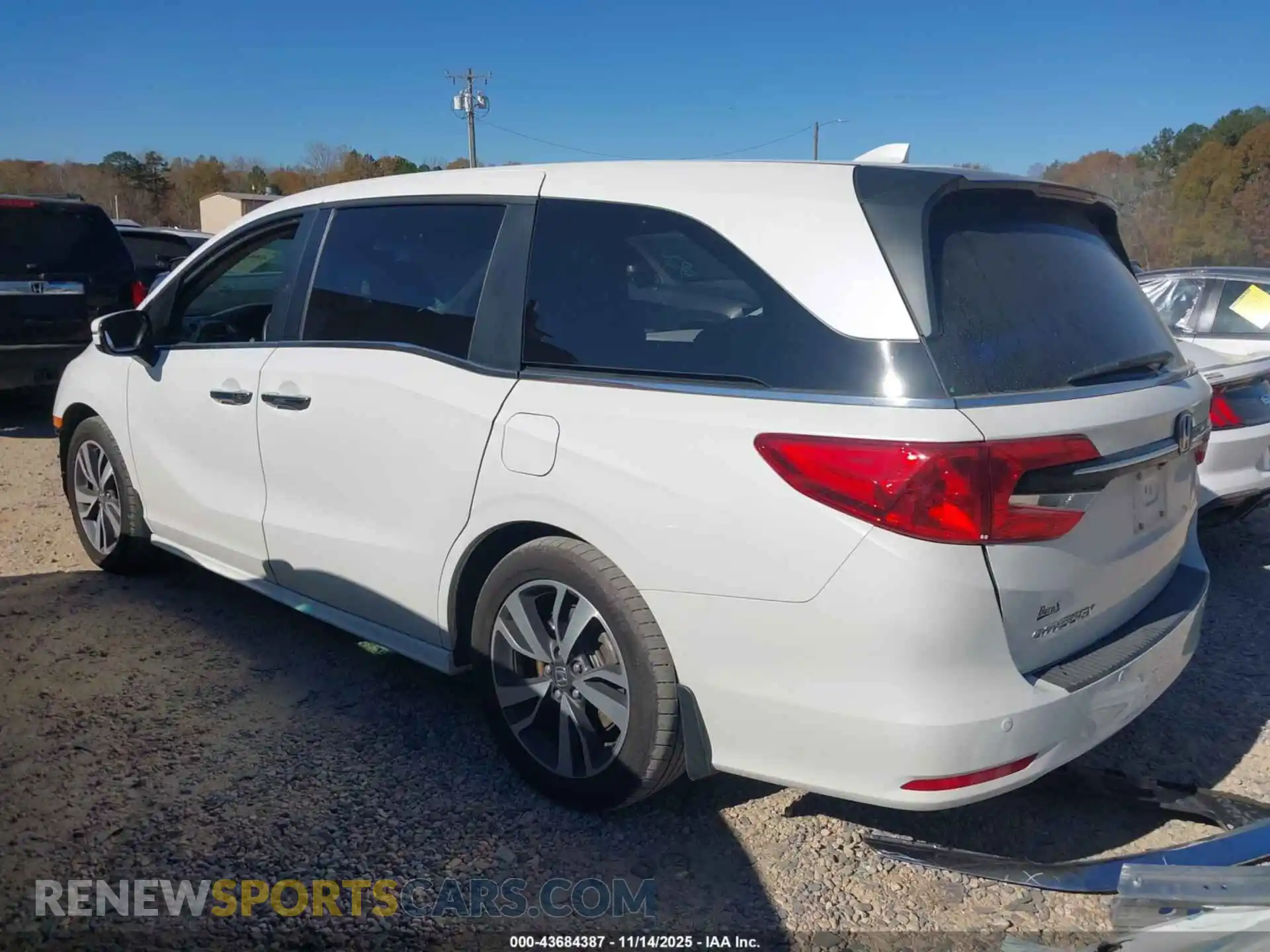 3 Photograph of a damaged car 5FNRL6H81MB018266 HONDA ODYSSEY 2021