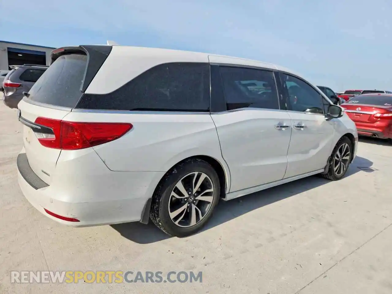 3 Photograph of a damaged car 5FNRL6H85MB017878 HONDA ODYSSEY 2021