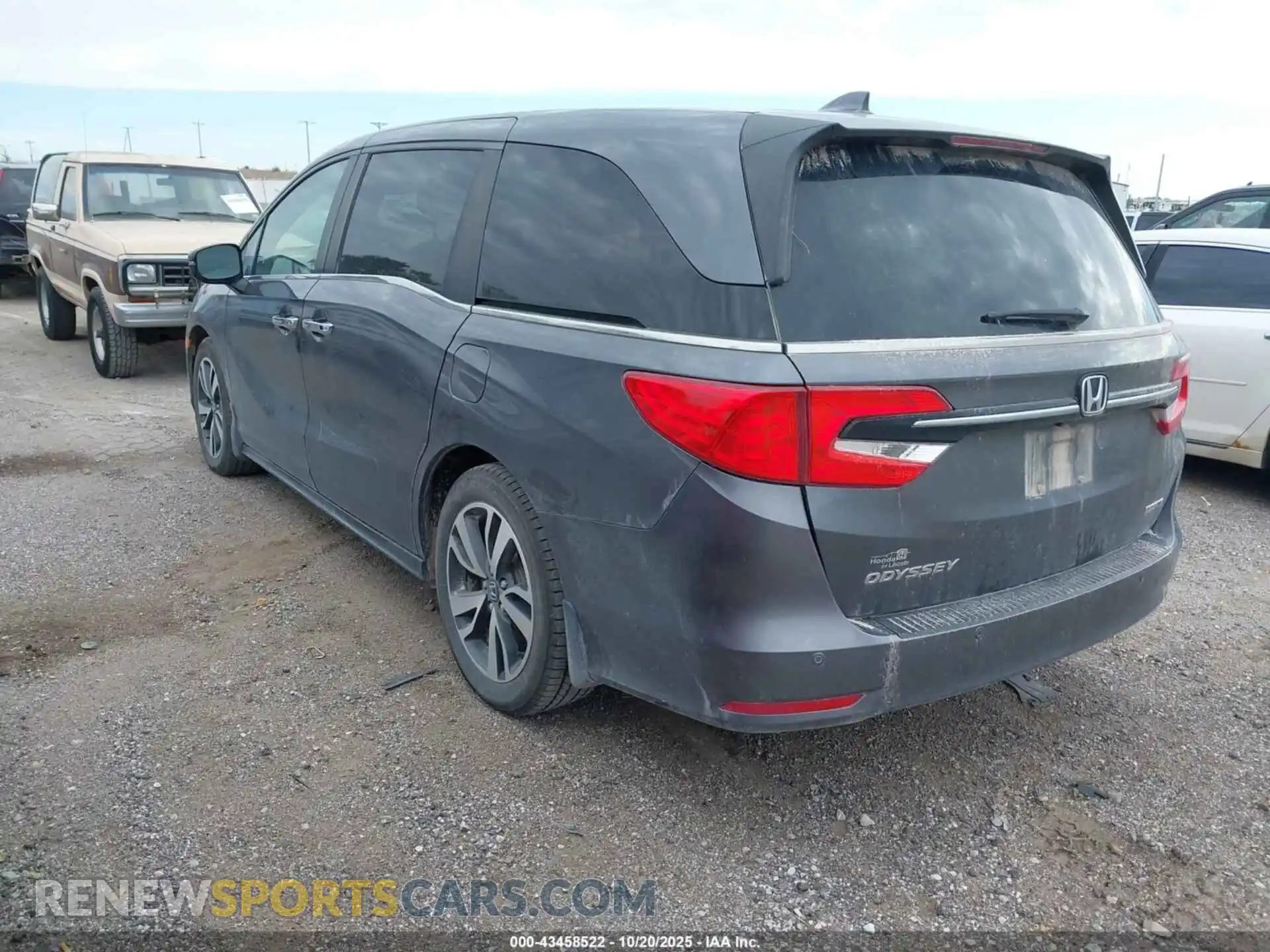 3 Photograph of a damaged car 5FNRL6H88MB025960 HONDA ODYSSEY 2021