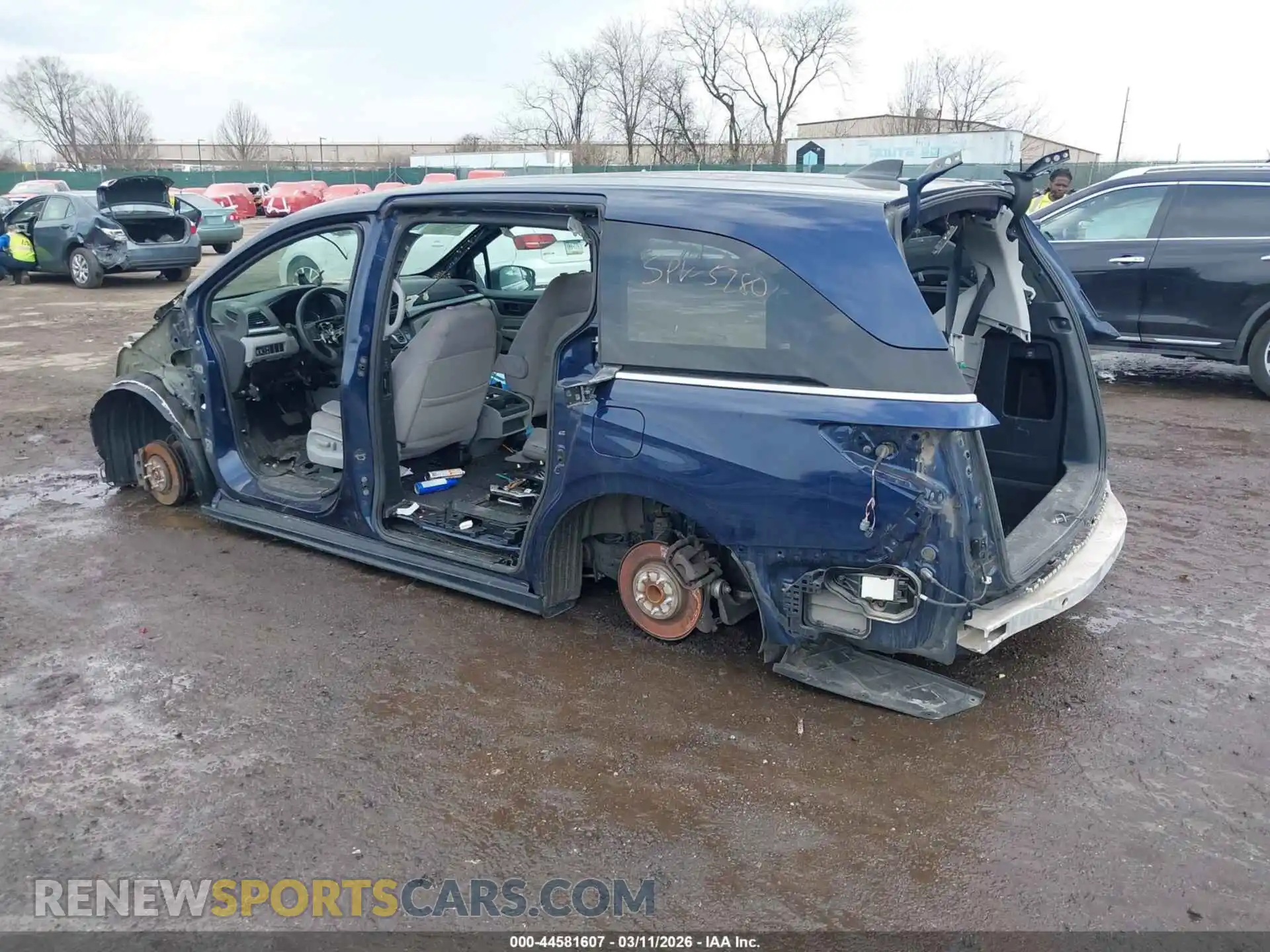 3 Photograph of a damaged car 5FNRL6H5XNB025577 HONDA ODYSSEY 2022