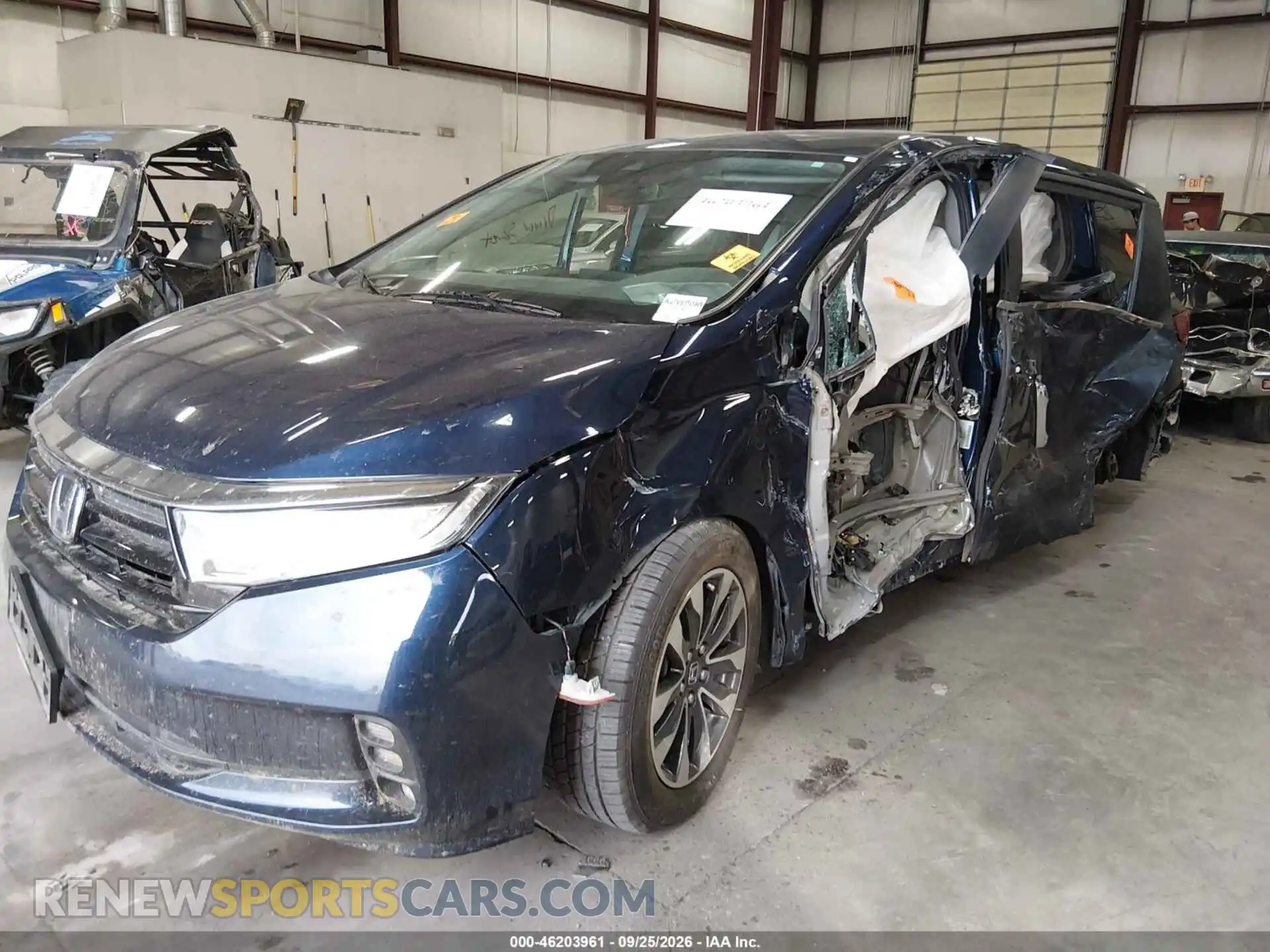 2 Photograph of a damaged car 5FNRL6H71NB042706 HONDA ODYSSEY 2022