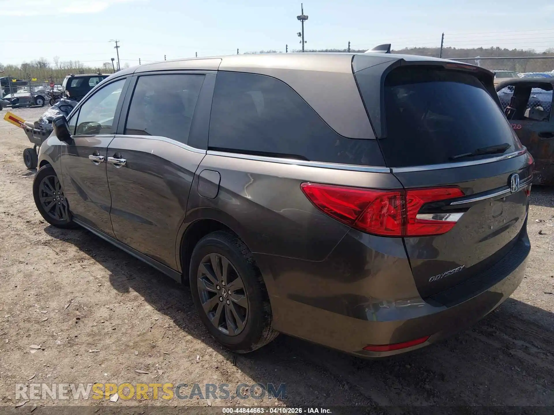 3 Photograph of a damaged car 5FNRL6H72NB064973 HONDA ODYSSEY 2022
