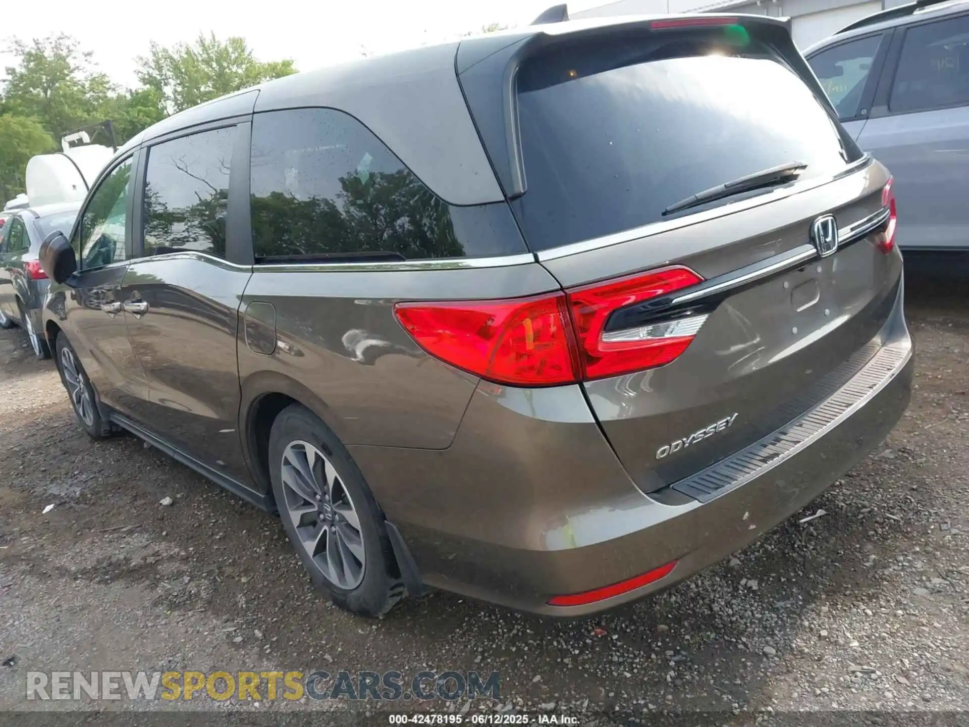 3 Photograph of a damaged car 5FNRL6H75NB034754 HONDA ODYSSEY 2022