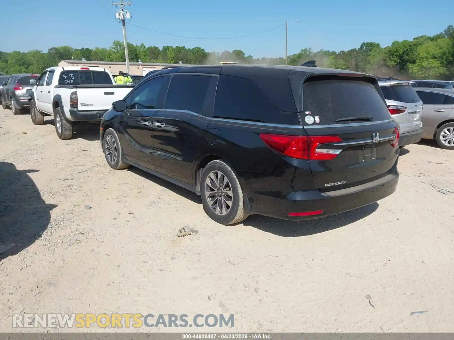 3 Photograph of a damaged car 5FNRL6H79NB003670 HONDA ODYSSEY 2022