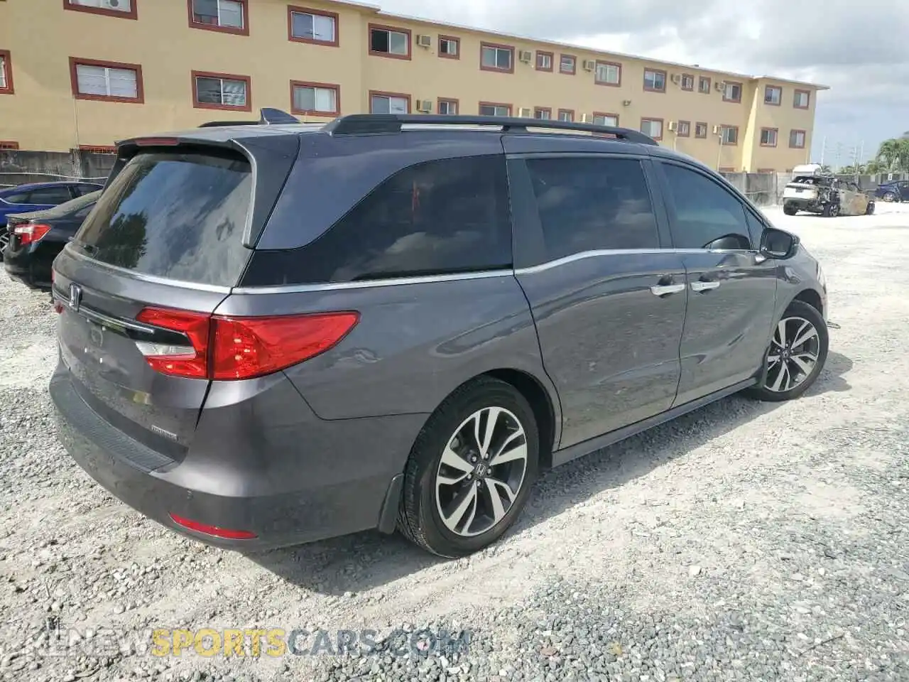 3 Photograph of a damaged car 5FNRL6H80NB018308 HONDA ODYSSEY 2022