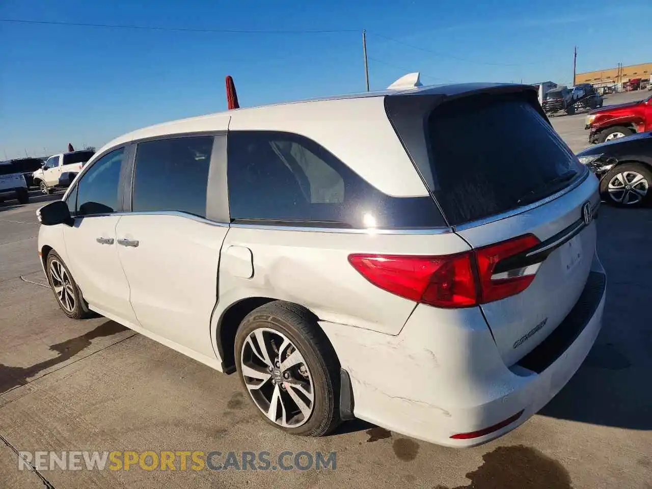 2 Photograph of a damaged car 5FNRL6H80NB055889 HONDA ODYSSEY 2022