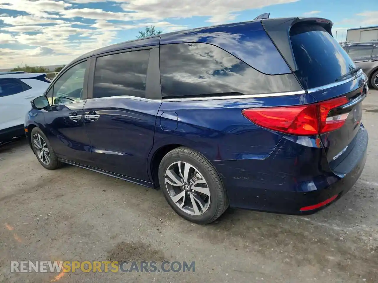 2 Photograph of a damaged car 5FNRL6H81NB044612 HONDA ODYSSEY 2022